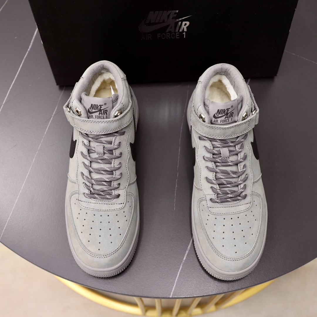 现货情侣款NikeairJordan1冬季运动板鞋加毛款aj经典鞋型不变的基础上内里羊毛真的很加分！原厂