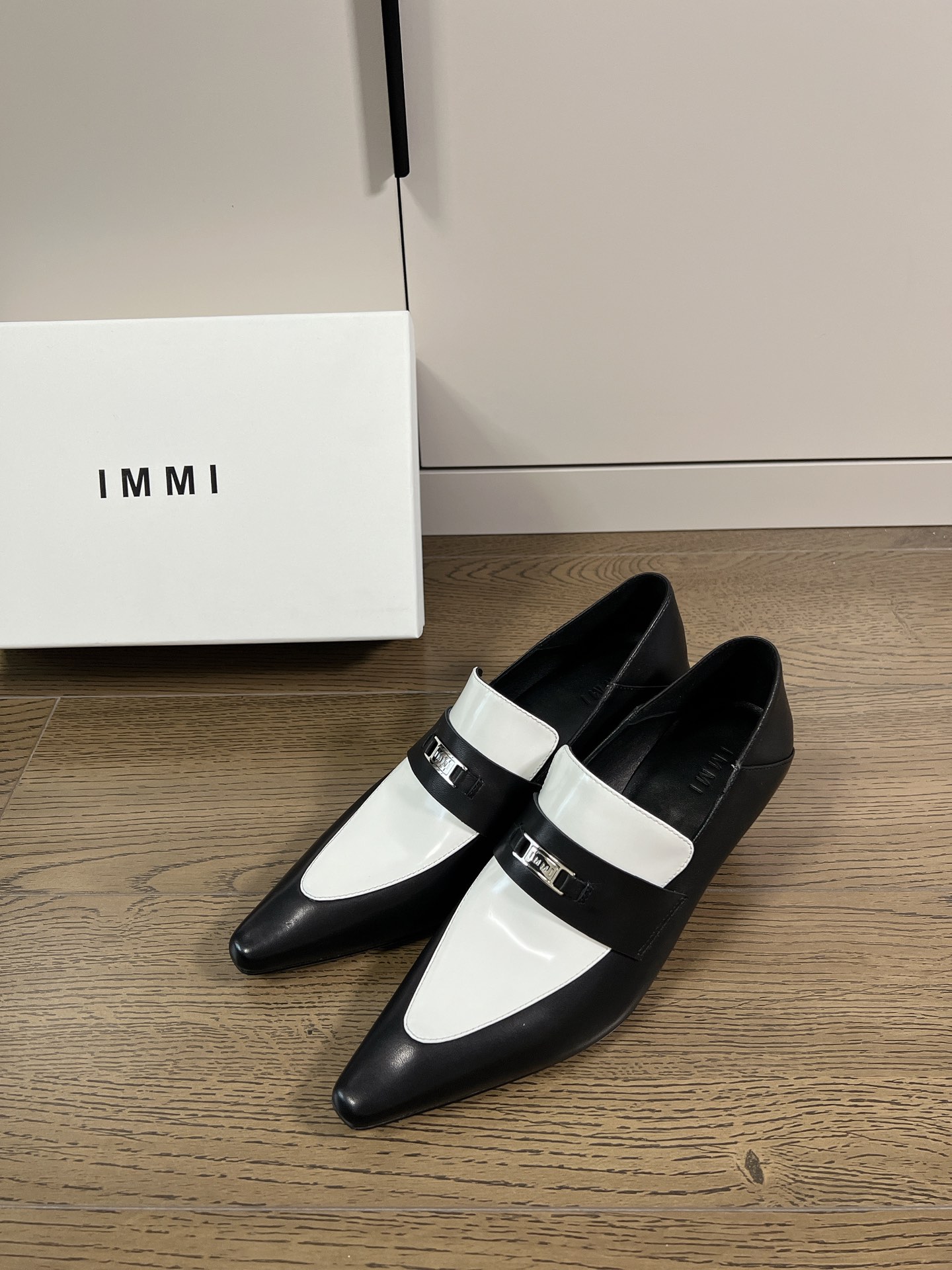 IMMI23FW1洋气的超火小猫跟可