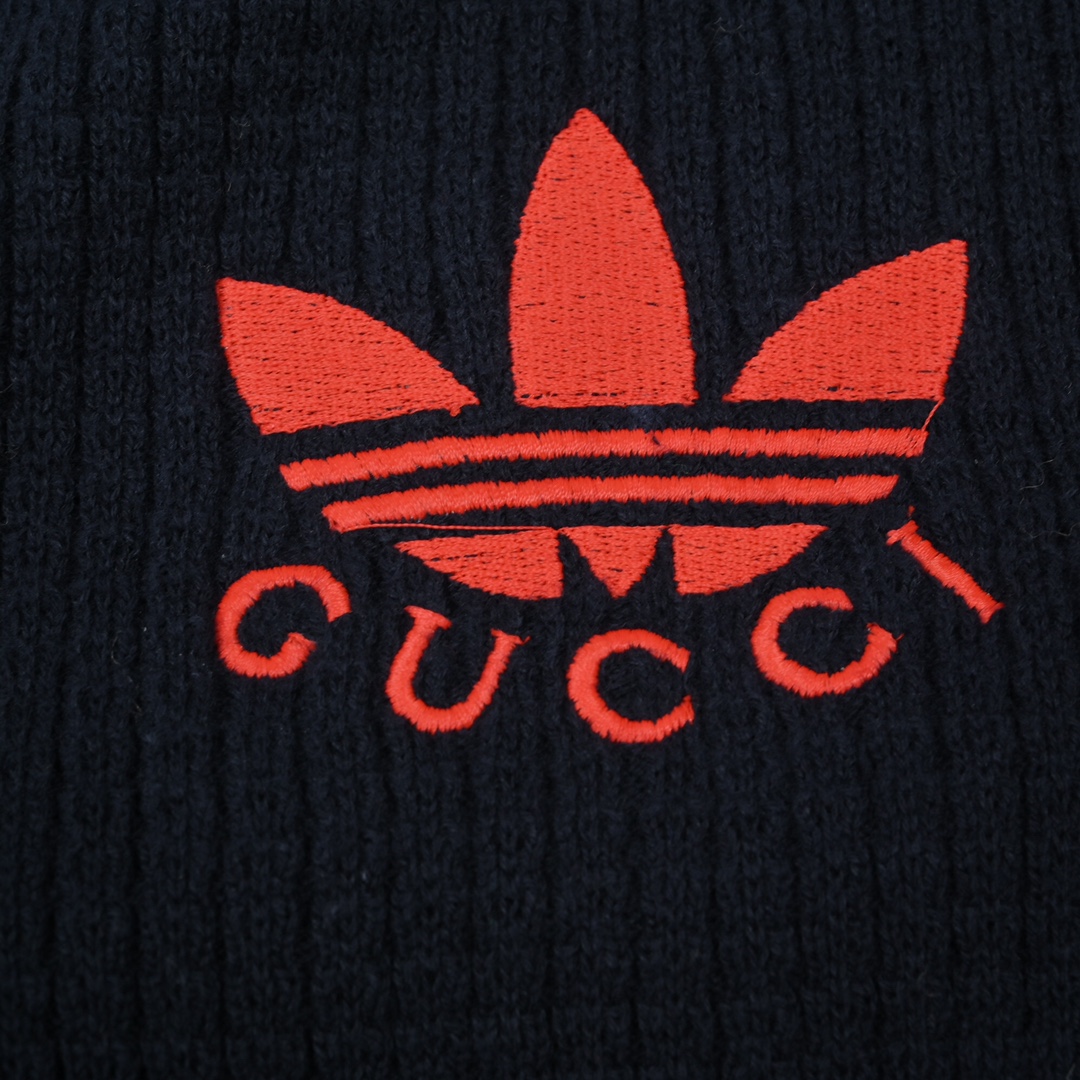 300 Gucci & Adidas 22Fw 联名三叶草织带开衫