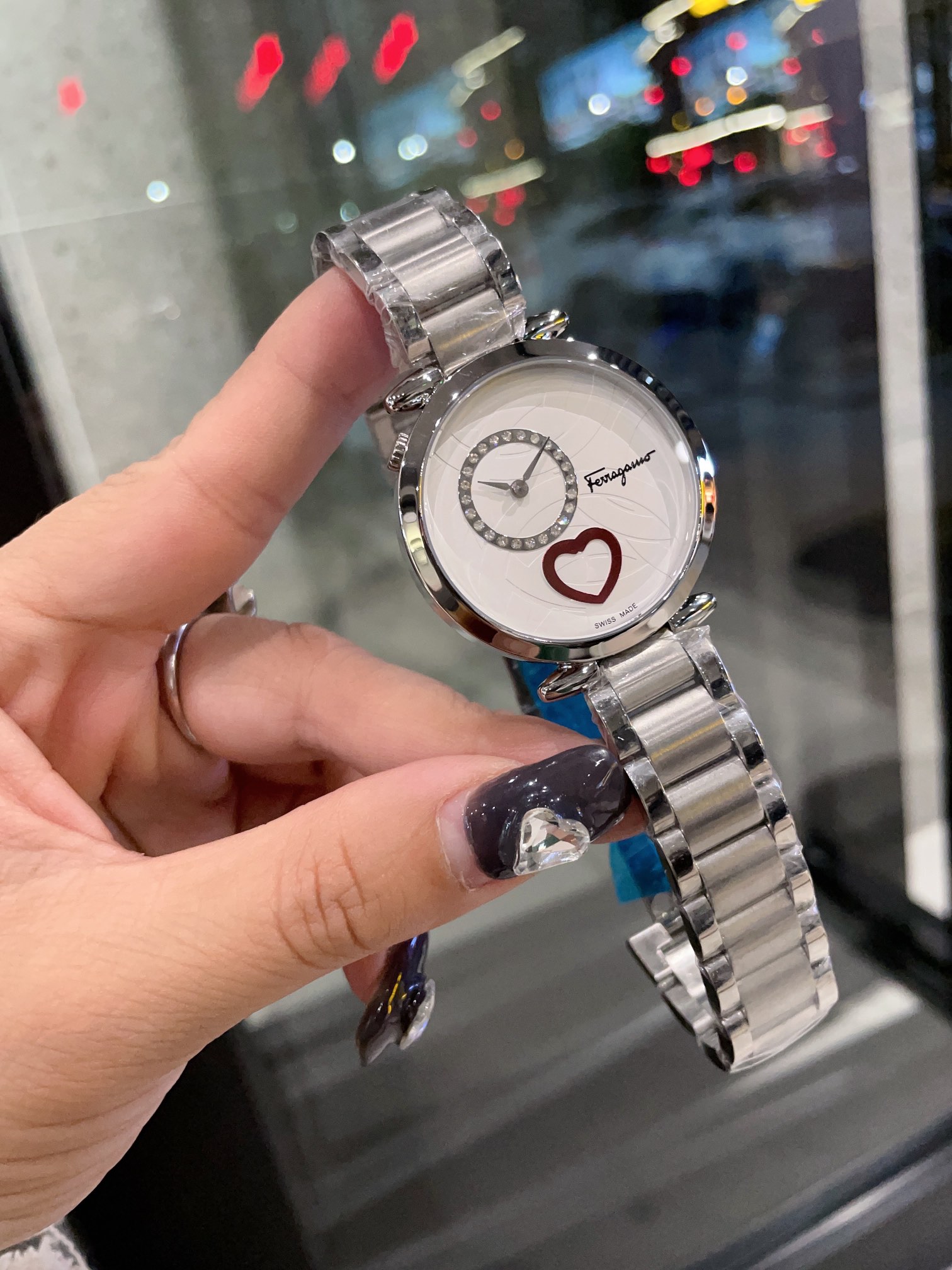 Cuore Ferragamo Series: Elegant Wristwatch for Fashionable Events - 图片 3