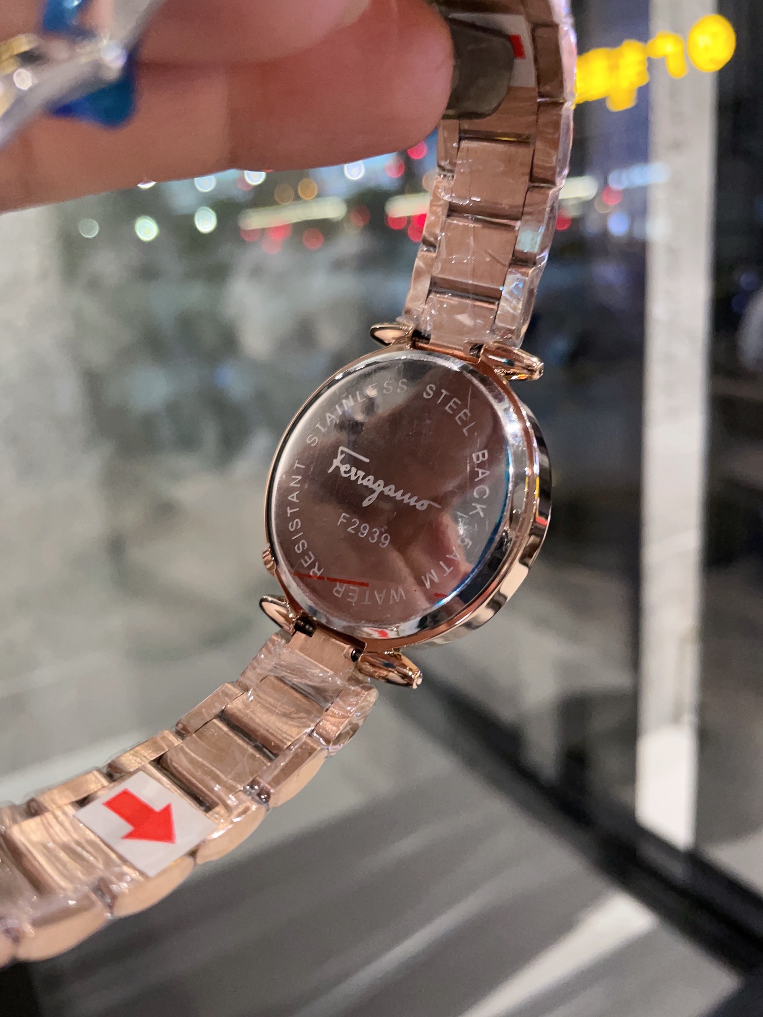 Cuore Ferragamo Wristwatch: Symbol of Love and Elegance - 图片 8