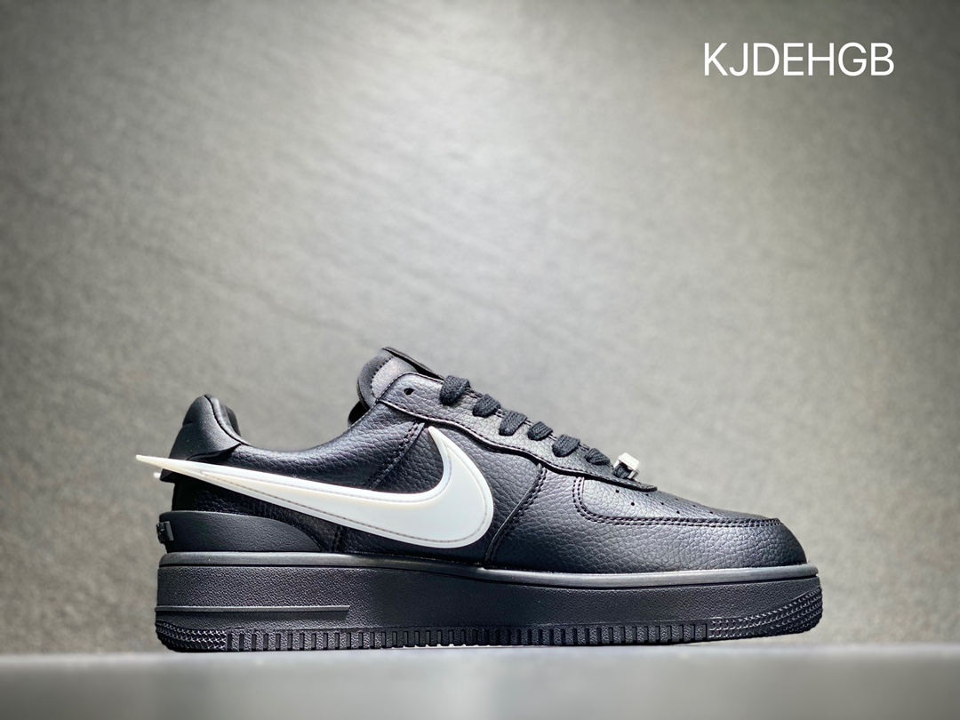 AMBUSH xNike Air Force1 Low 全身采用皮革打造 DV3464-001 AMBUSH xNike Air Force1 Low 全身采用皮革打造 DV3464-001