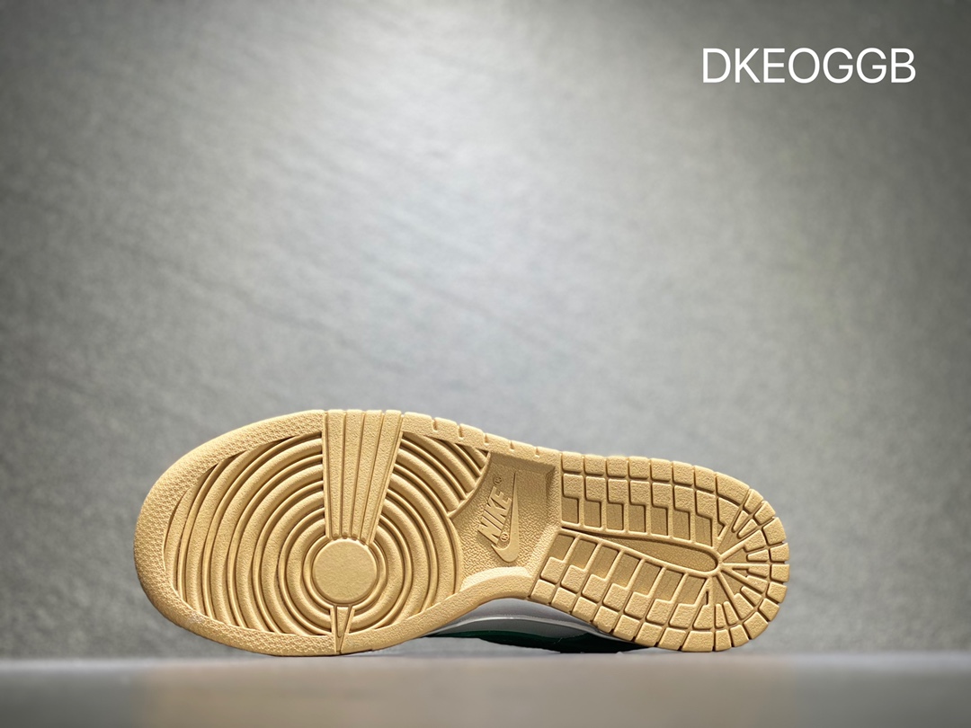 Nike SB dunk Low 低帮休闲运动滑板板鞋  FB7173-131