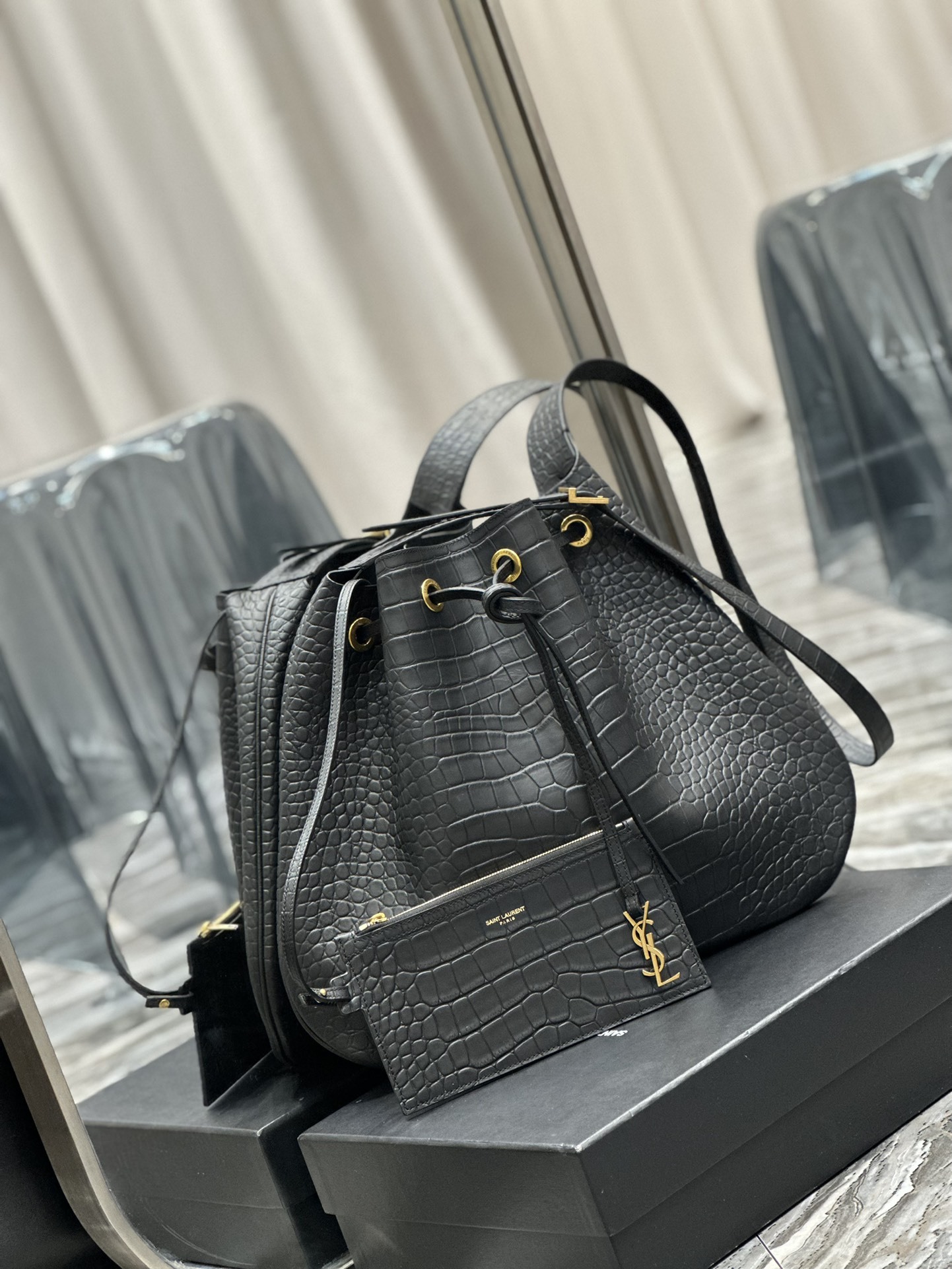 FlatHobobag_Y家全皮款抽绳包/肩背包全皮的设计这款简约的包包多了一份精致时髦特别感抽绳非常第
