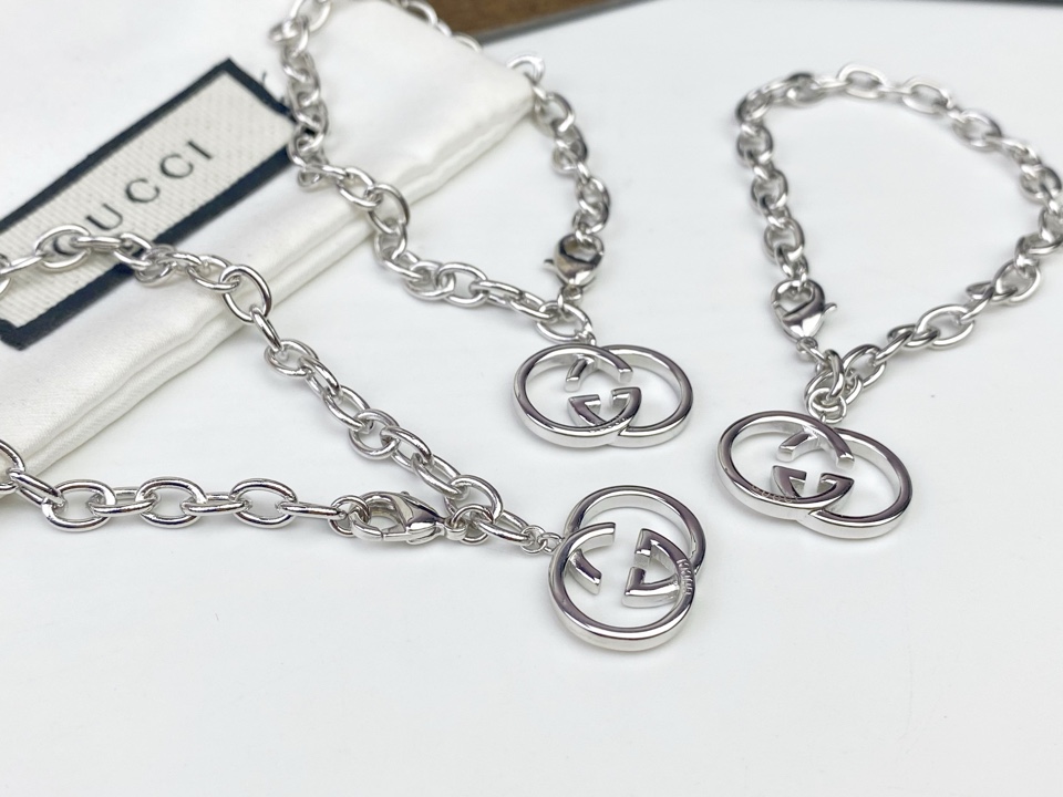 Gucci GUCCi双G手链 ～ 个性美