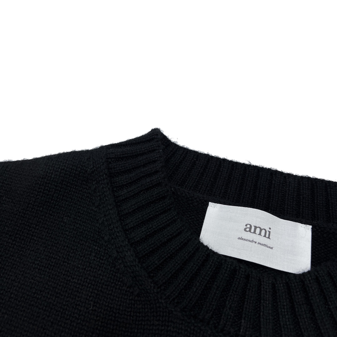 280 Ami Paris FW22秋冬情侣款小爱心字母A刺绣徽章全羊毛圆领