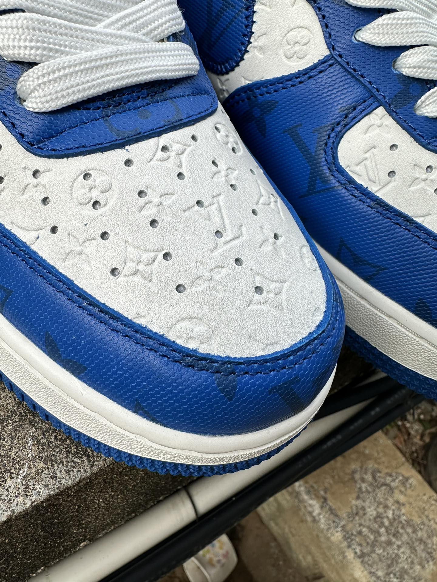 联名款福利特价大码供应LouisVuittonxNikeAirForce1Low低帮系带板鞋白红蓝LV联