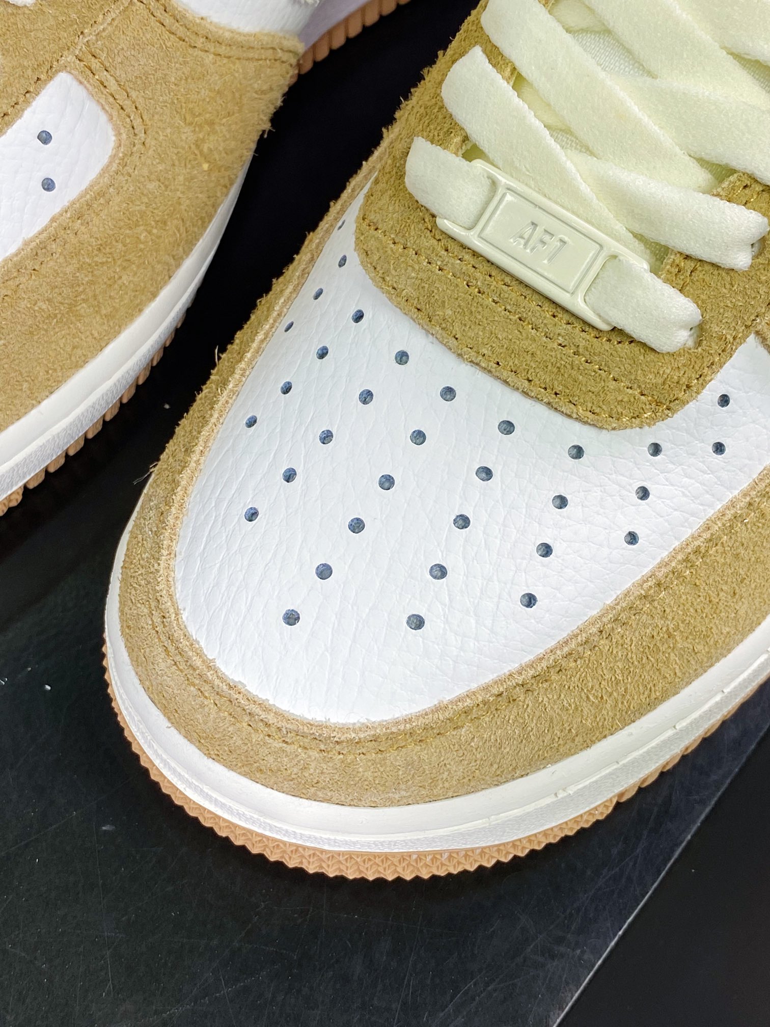 240 Air Force 1′07 Low”Medium Curry”空军一号经典低帮百搭休闲运动板鞋BQ8988-104