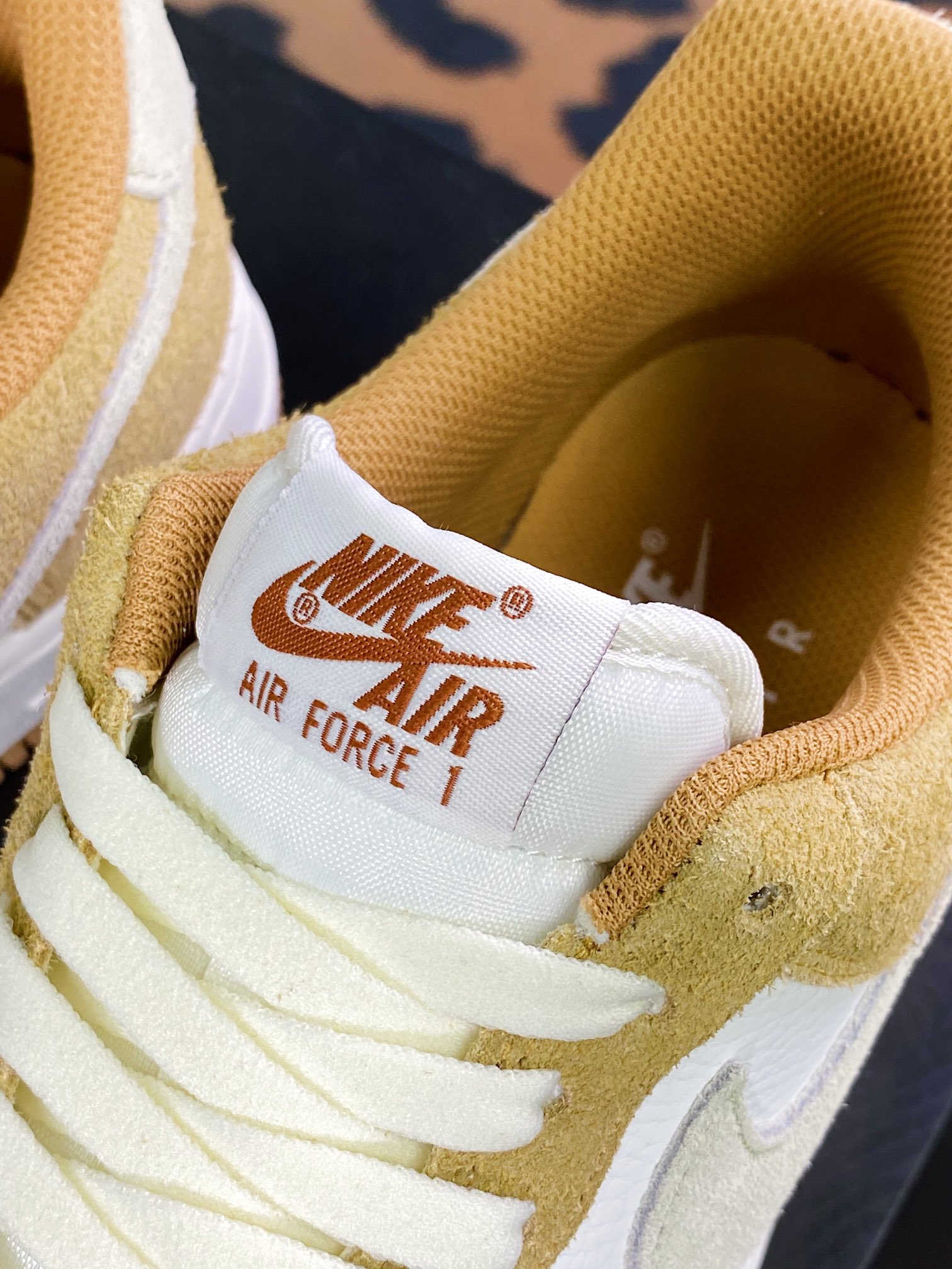 240 Air Force 1′07 Low”Medium Curry”空军一号经典低帮百搭休闲运动板鞋BQ8988-104