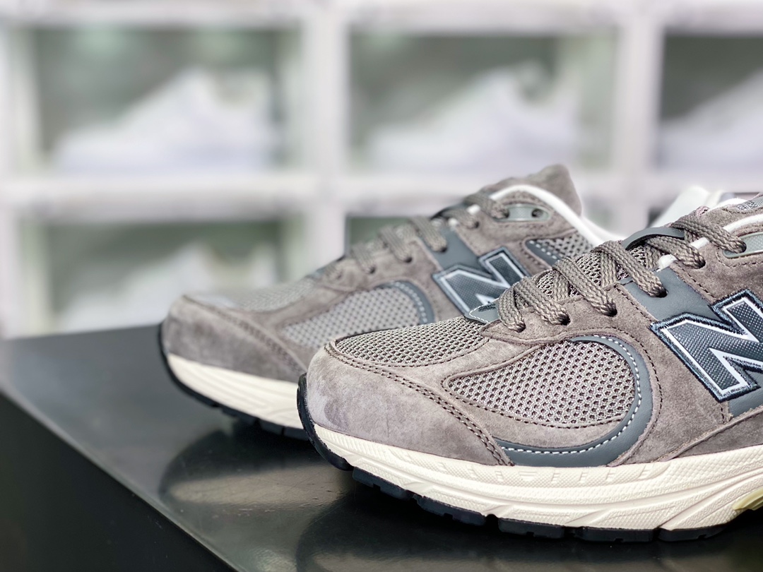 NB ML2002 Series Retro Daddy Style Casual Sports Jogging Shoes ”Suede White Gray” M2002RHO