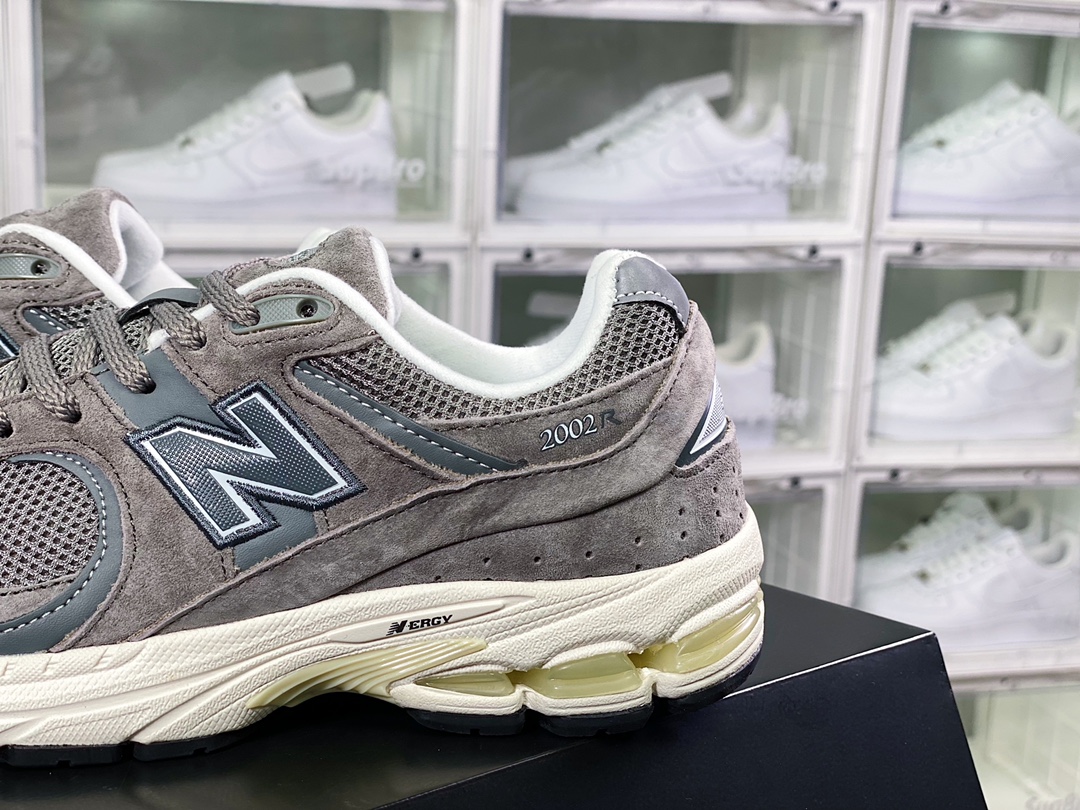 NB ML2002 Series Retro Daddy Style Casual Sports Jogging Shoes ”Suede White Gray” M2002RHO