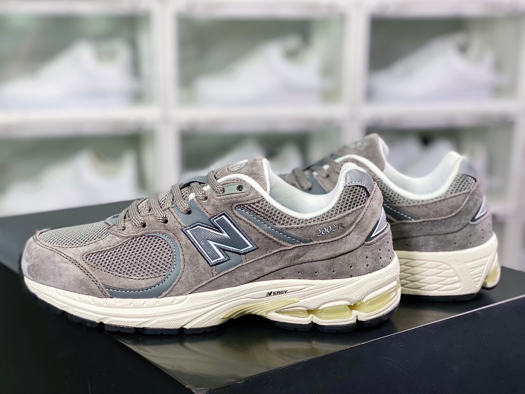 NB ML2002 Series Retro Daddy Style Casual Sports Jogging Shoes ”Suede White Gray” M2002RHO