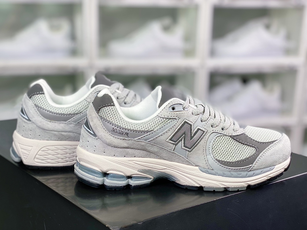 NB ML2002 Series Retro Daddy Style Casual Sports Jogging Shoes ”Suede Milk Silver Gray” ML2002RE