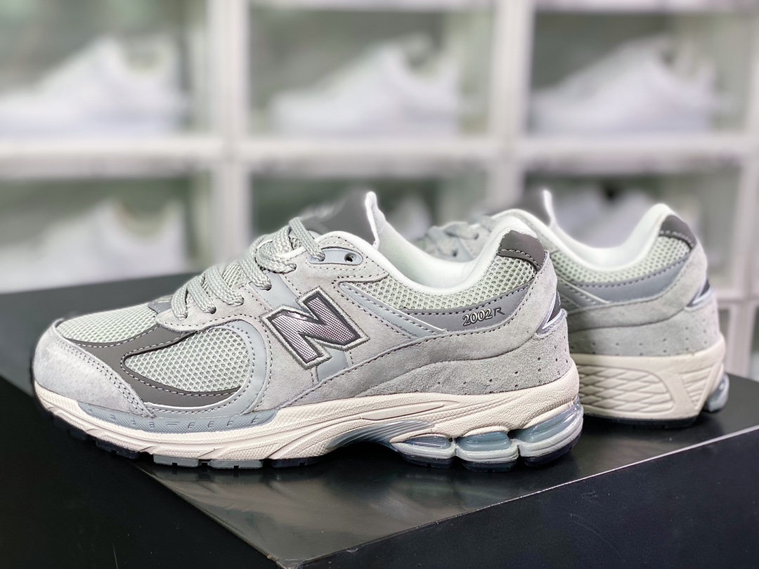 NB ML2002 Series Retro Daddy Style Casual Sports Jogging Shoes ”Suede Milk Silver Gray” ML2002RE