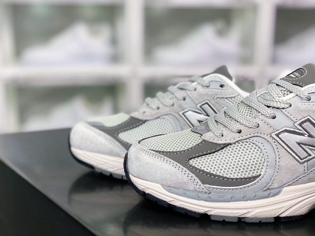 NB ML2002 Series Retro Daddy Style Casual Sports Jogging Shoes ”Suede Milk Silver Gray” ML2002RE