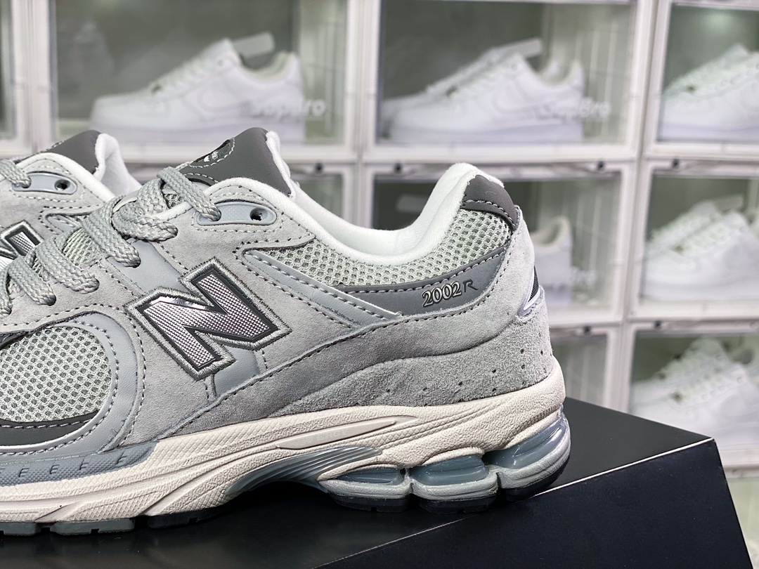 NB ML2002 Series Retro Daddy Style Casual Sports Jogging Shoes ”Suede Milk Silver Gray” ML2002RE