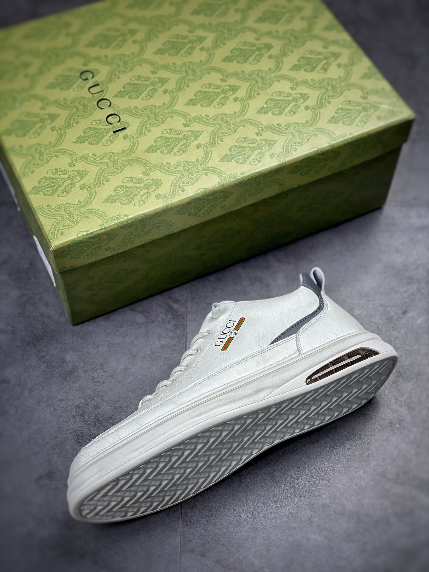 Overseas version of Gucci sports and leisure trend sneakers series