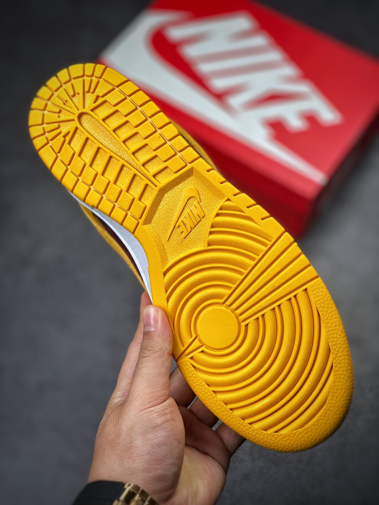 Nike SB Dunk Low 黄酒红 DD1391-702