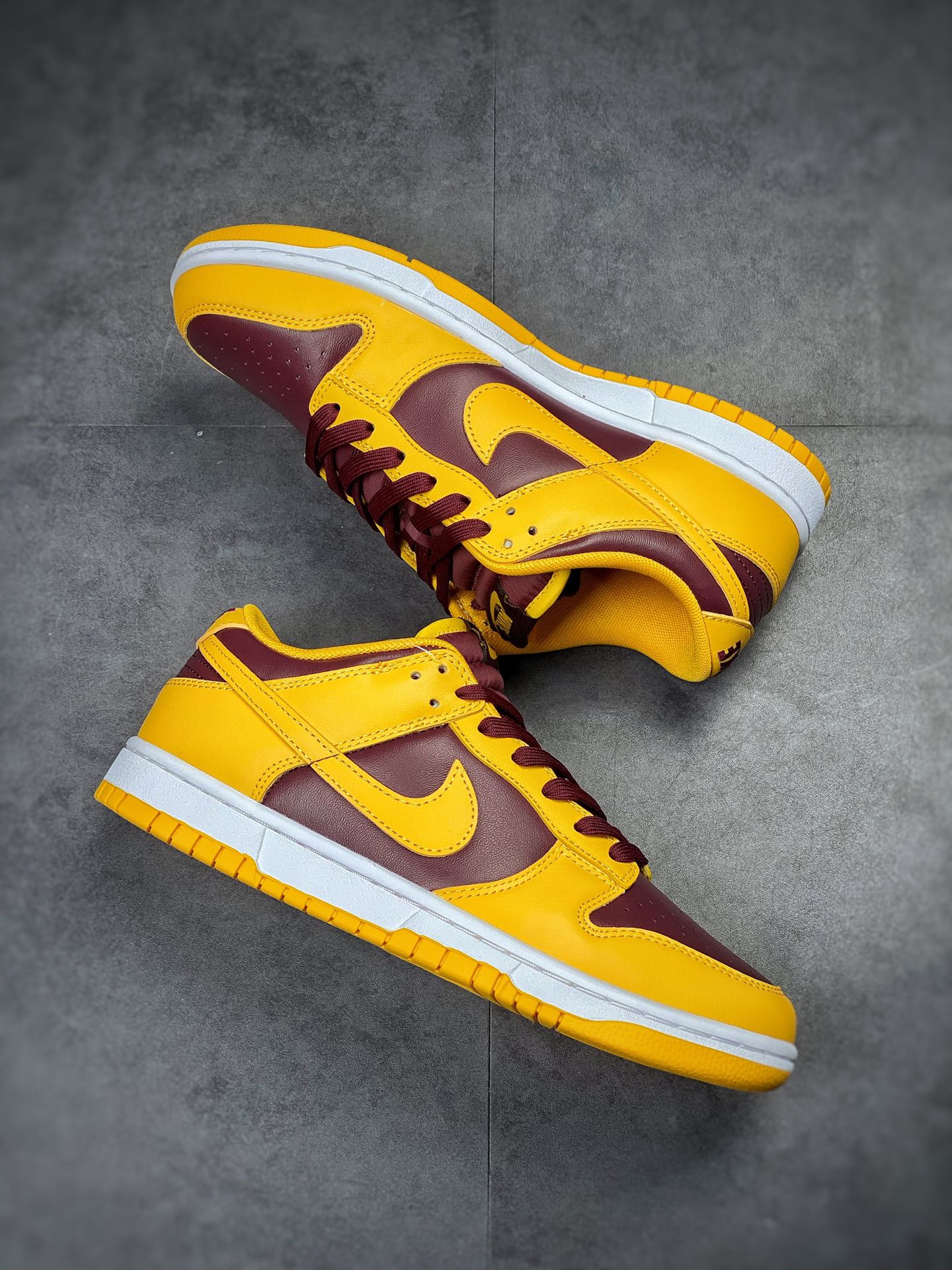 Nike SB Dunk Low 黄酒红 DD1391-702