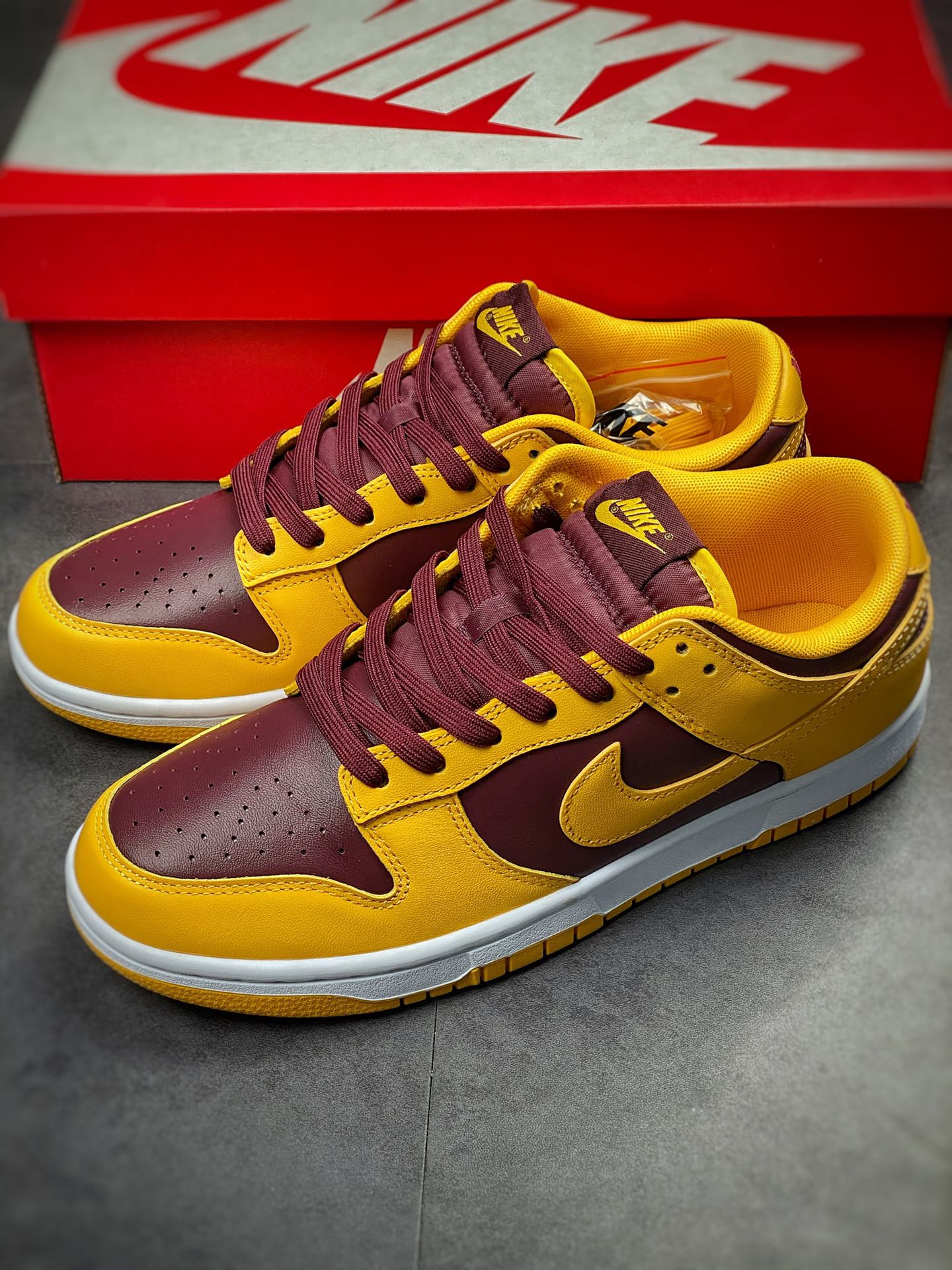 Nike SB Dunk Low 黄酒红 DD1391-702