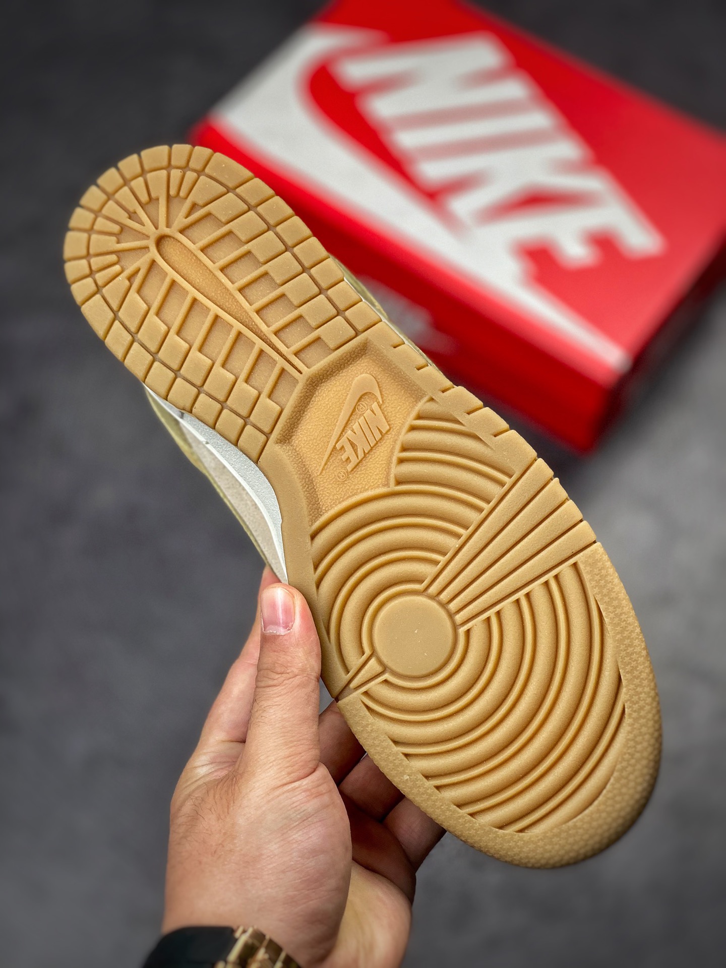 Nike SB Dunk Low “Tan Suede” 沙漠色 DZ4513-200 Nike SB Dunk Low “Tan Suede” 沙漠色 DZ4513-200