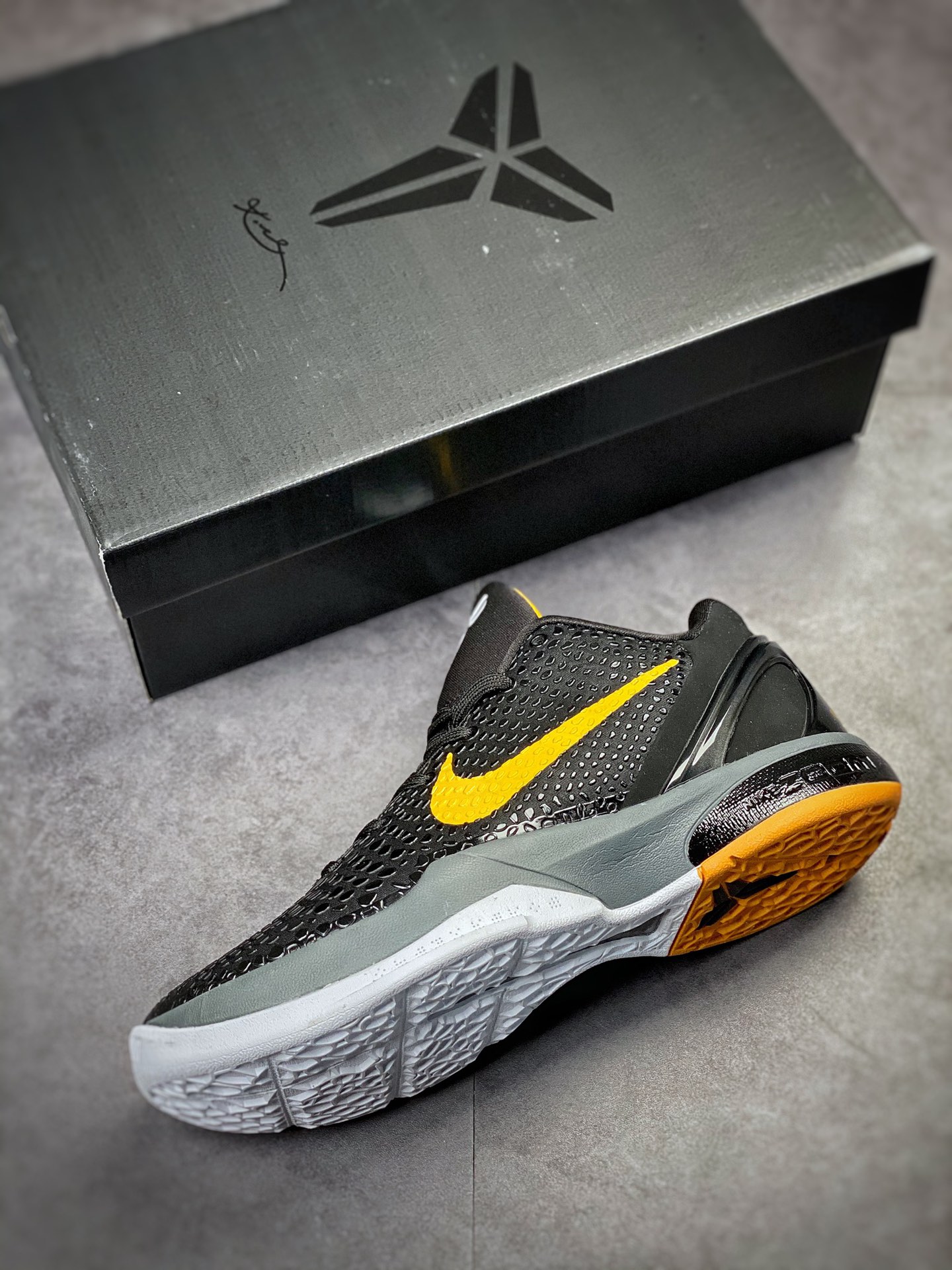 Nike Zoom Kobe VI Protro ZK6 黑黄 科比六代低帮运动篮球鞋 CW2190-001 Nike Zoom Kobe VI Protro ZK6 黑黄 科比六代低帮运动篮球鞋 CW2190-001
