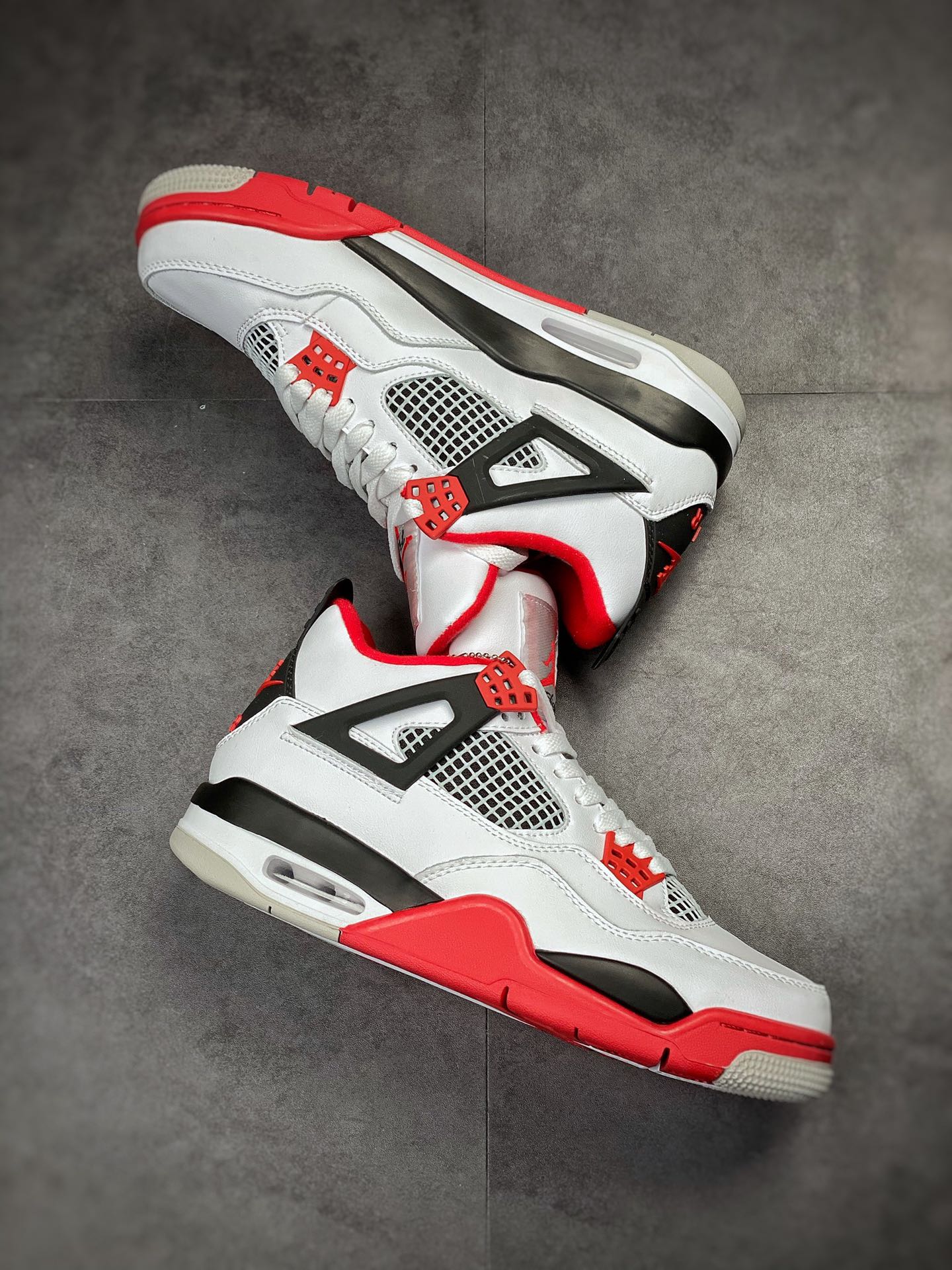 Air Jordan 4 Retro 火焰红 DC7770-160