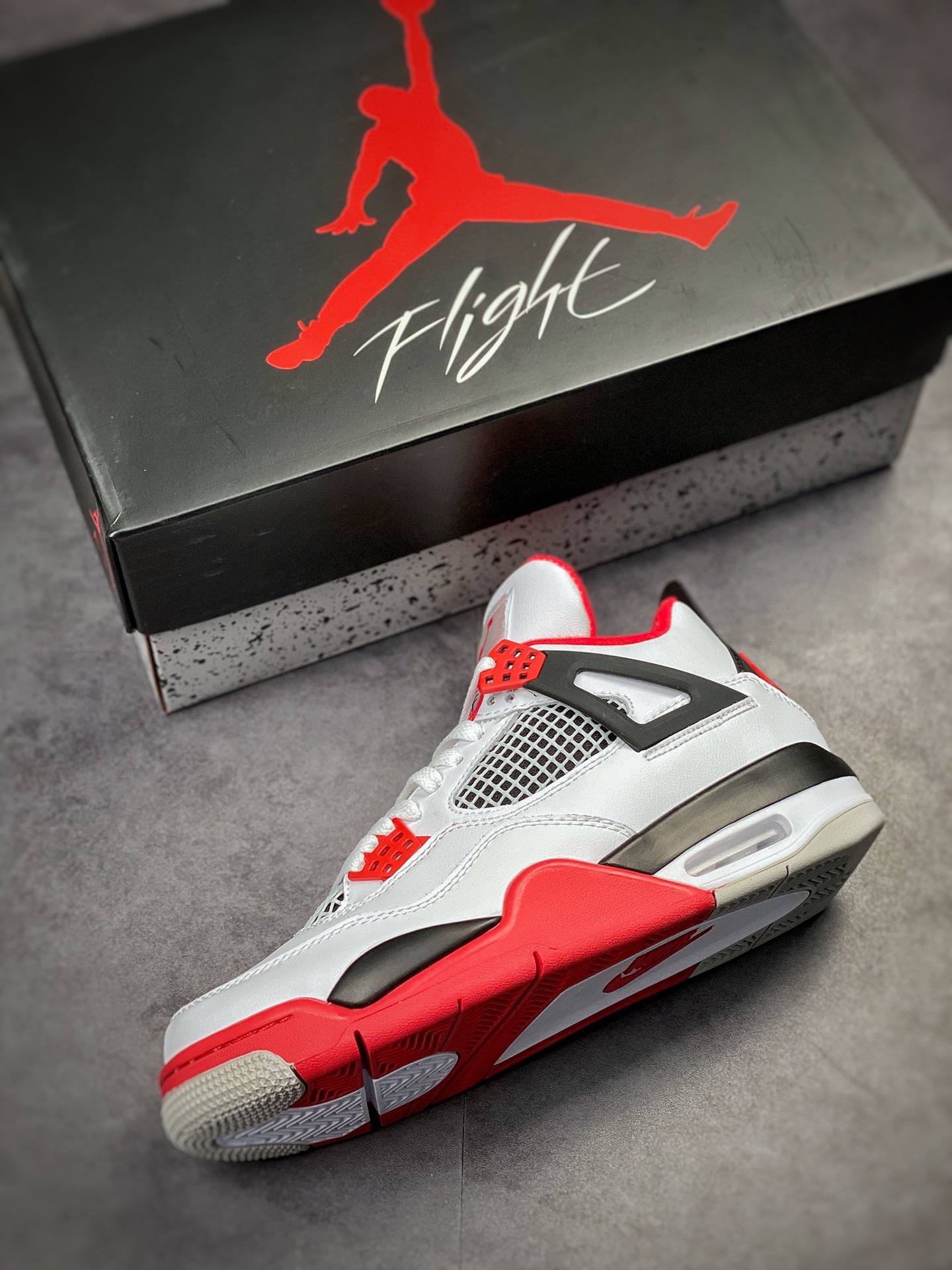 Air Jordan 4 Retro 火焰红 DC7770-160