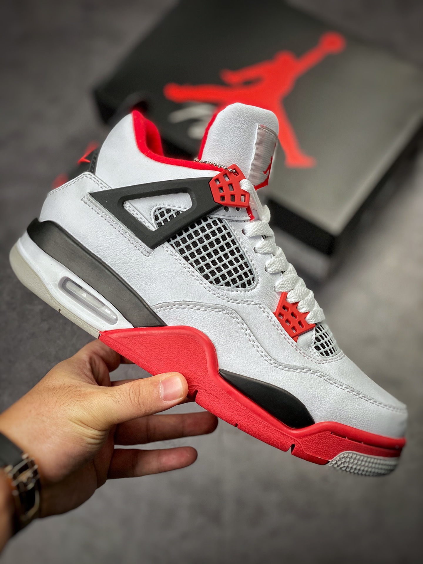 Air Jordan 4 Retro 火焰红 DC7770-160