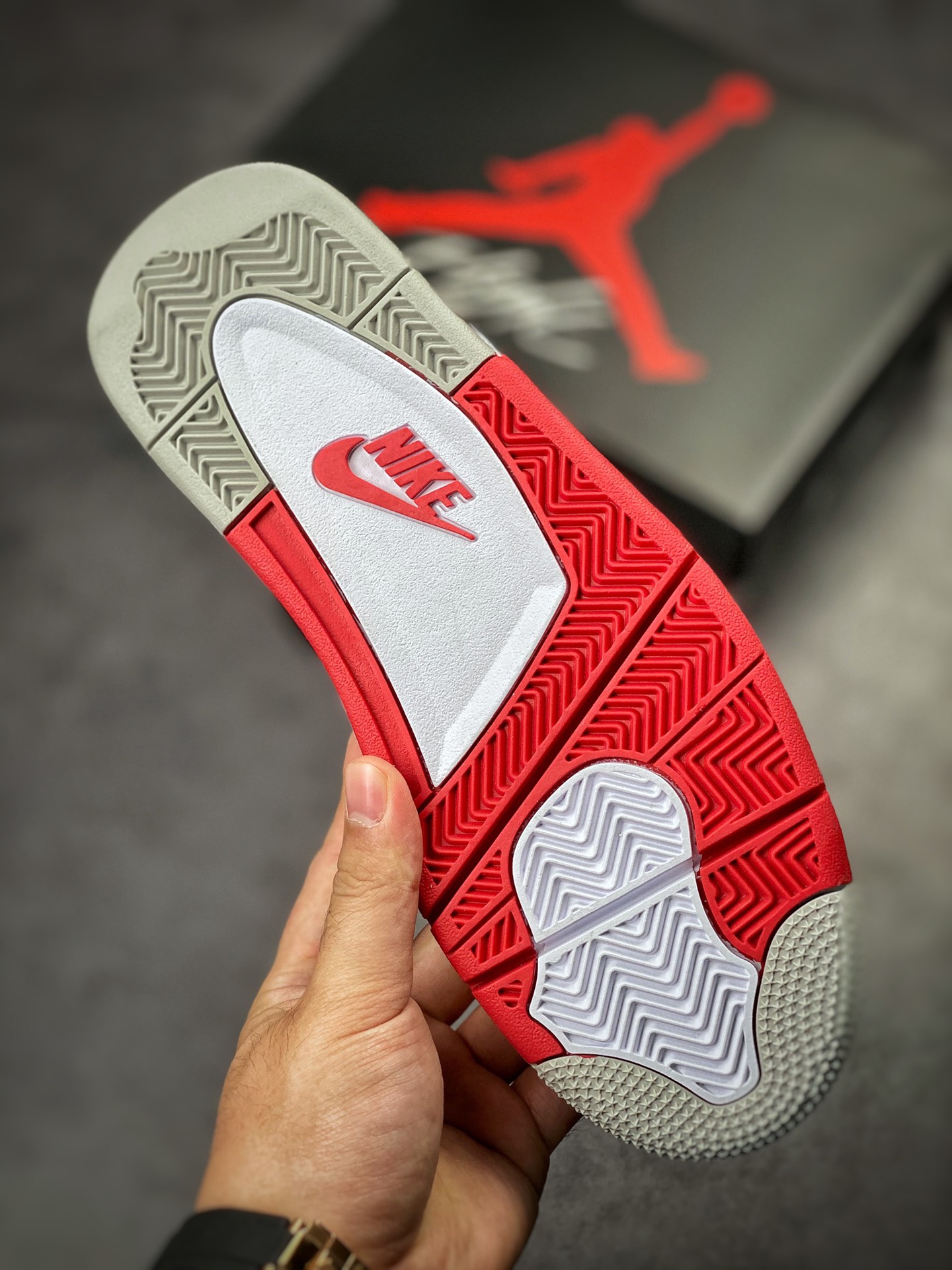 Air Jordan 4 Retro 火焰红 DC7770-160