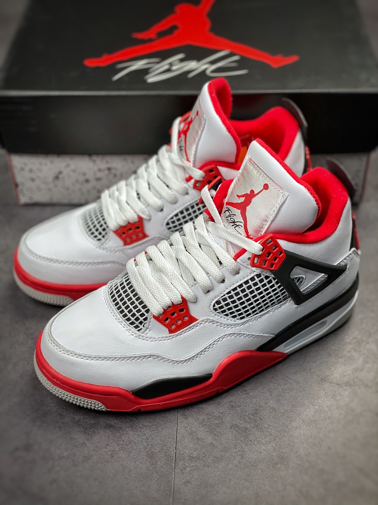 Air Jordan 4 Retro 火焰红 DC7770-160