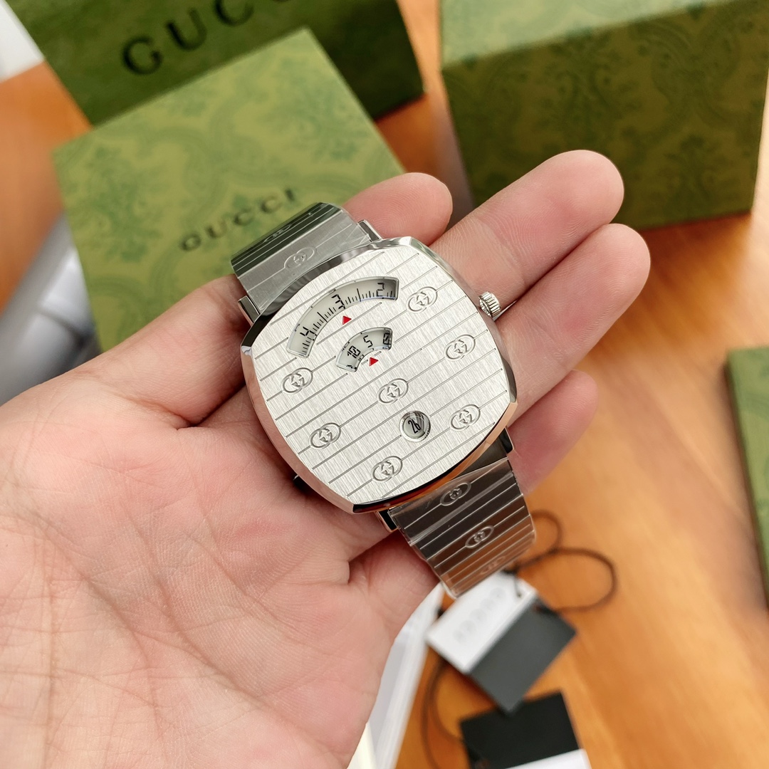 Часы Gucci