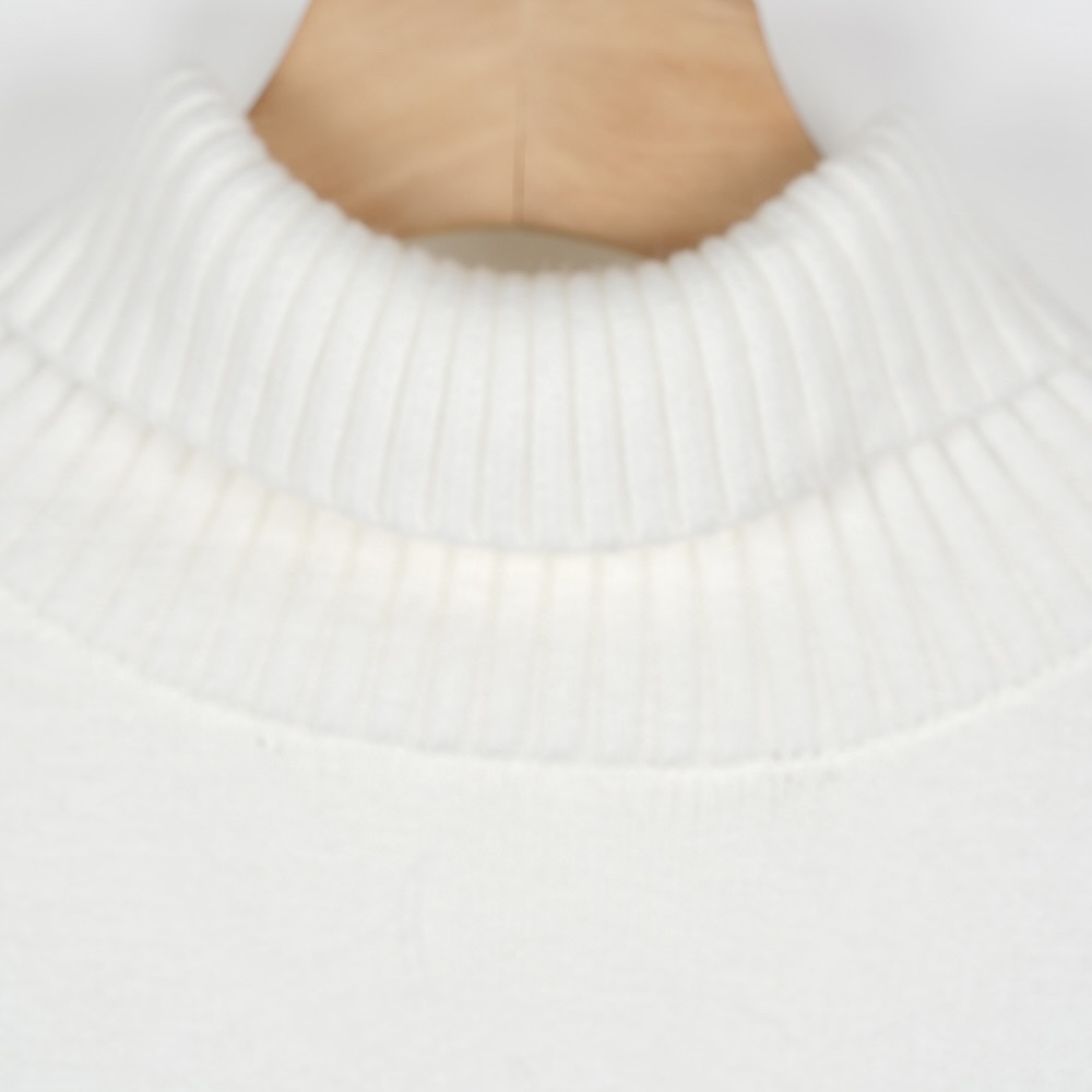 High-quality Women’s Clothing: Wool Tiara Shirt with Classic Heart Design - 图片 3