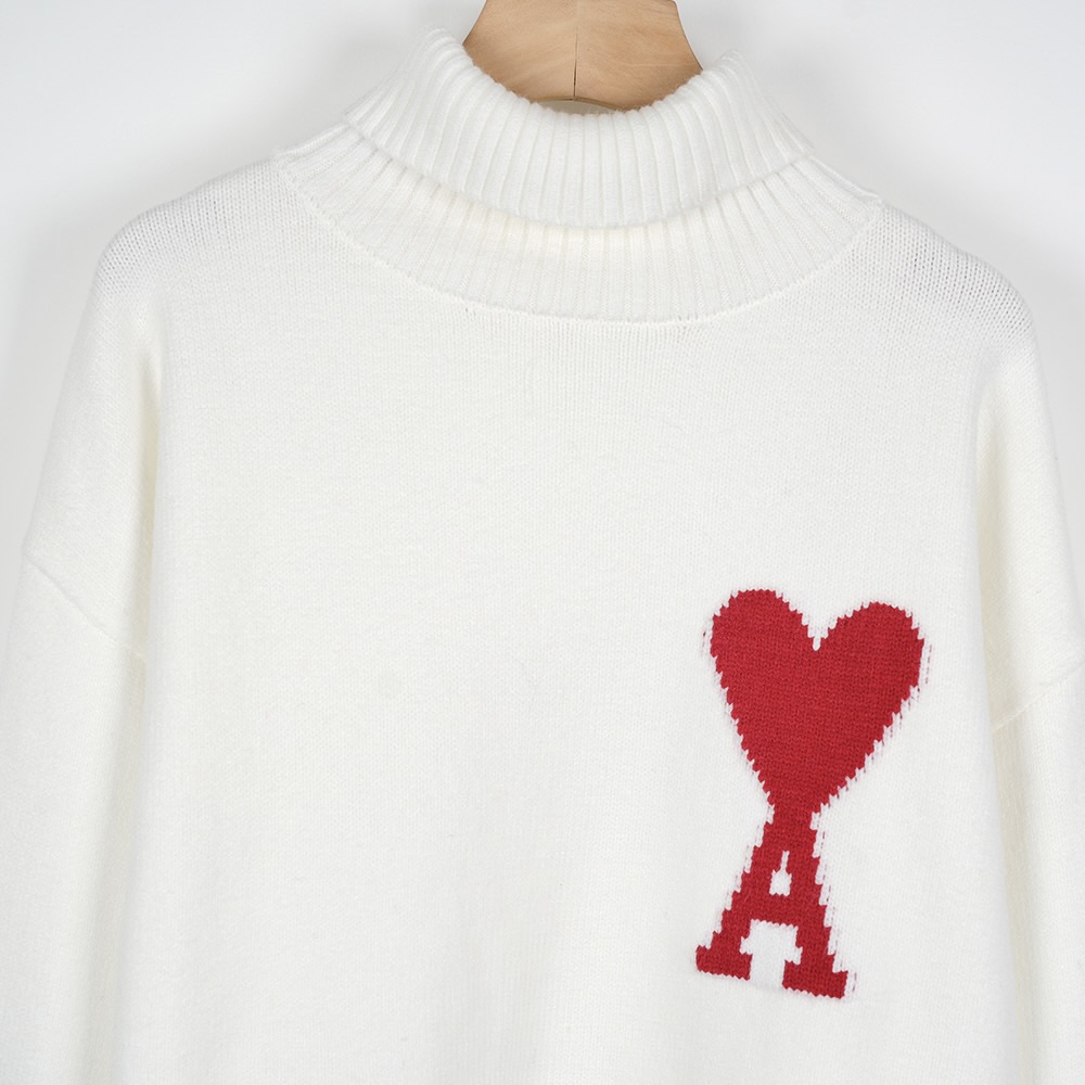 High-quality Women’s Clothing: Wool Tiara Shirt with Classic Heart Design - 图片 2