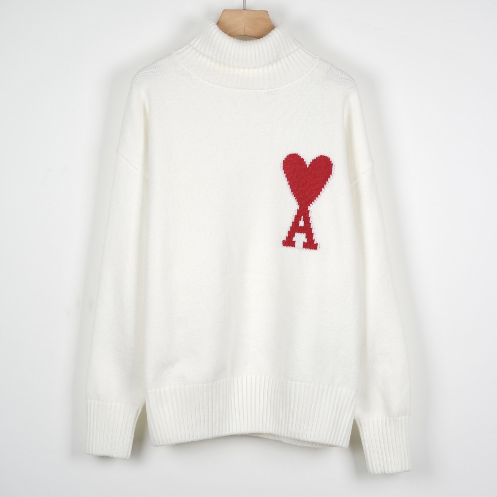 High-quality Women’s Clothing: Wool Tiara Shirt with Classic Heart Design