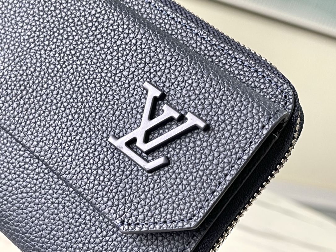 LOUIS VUITTON M69831 Blue new Aerogram Long Wallet