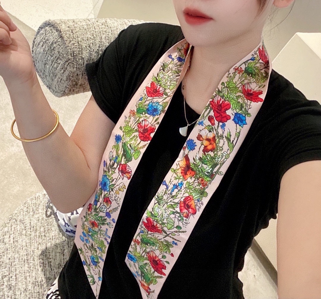 NO:378773,Special 50DIOR small streamer Original single quality hairband Bag strap Small bow tie 7*120cm DIOR small streamer Original single quality hairband Bag strap Small bow tie scarf, streamer, hair tie, dior19860909特50DIOR小飘带 原单品质发带 包带 小领结 7*120cmDIOR小飘带 原单品质发带 包带 小领结丝巾,飘带，发束,dior,accessory