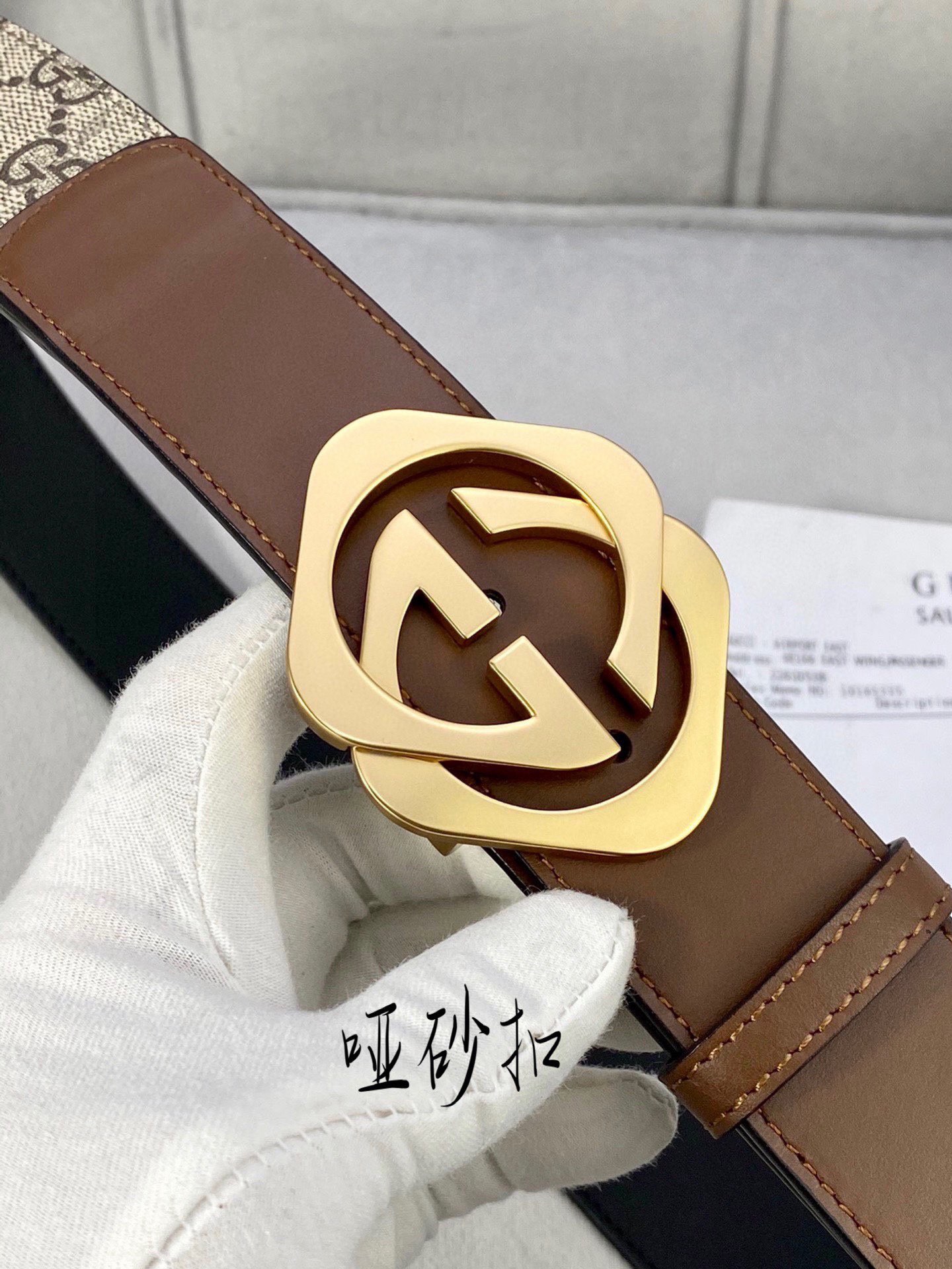 宽度4.0cm gucci 这款腰带在早秋系列中惊艳亮相