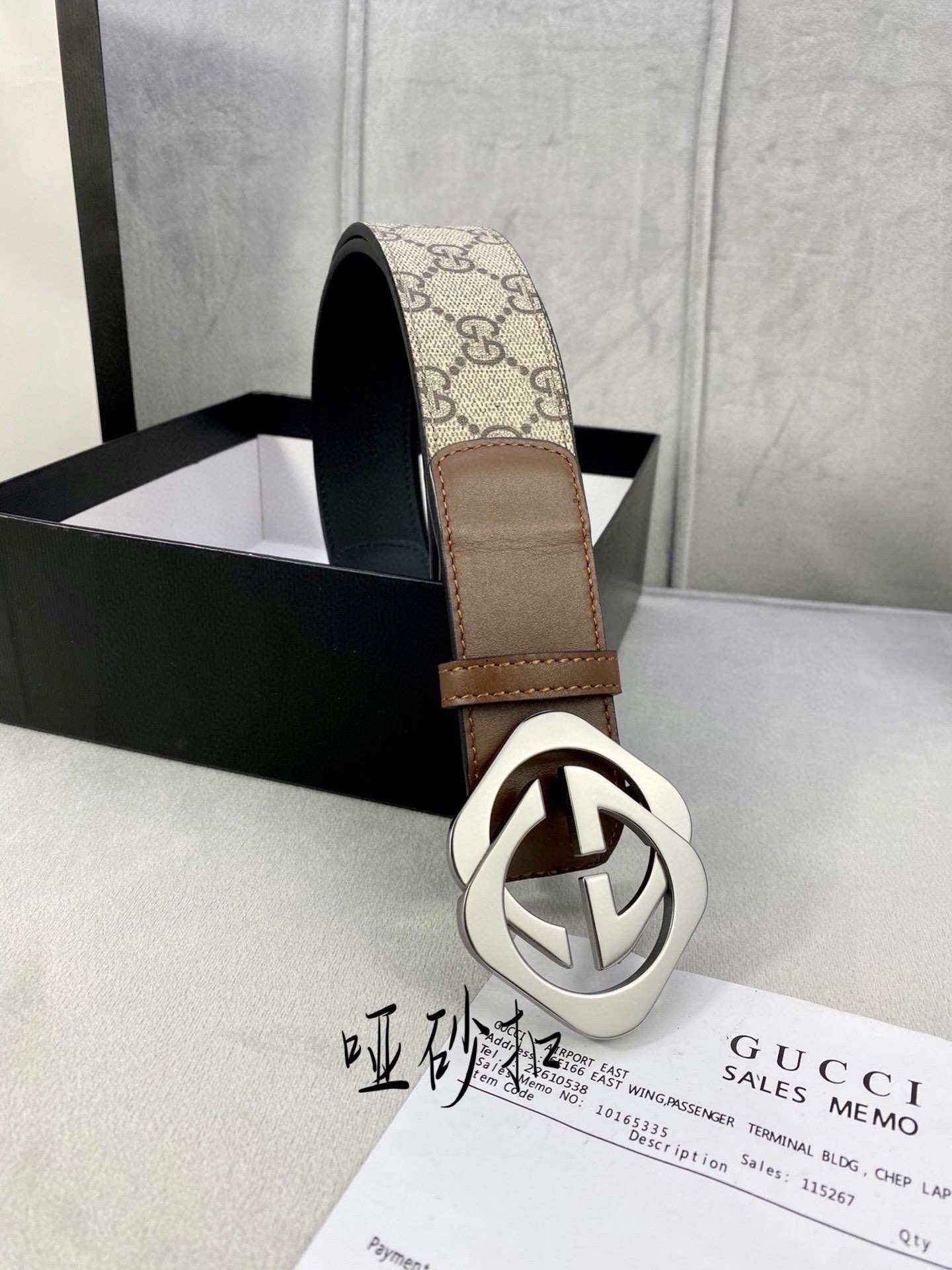 宽度4.0cm gucci 这款腰带在早秋系列中惊艳亮相