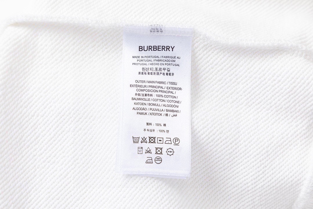 230 巴宝莉/Burberry 双臂专属格纹工艺