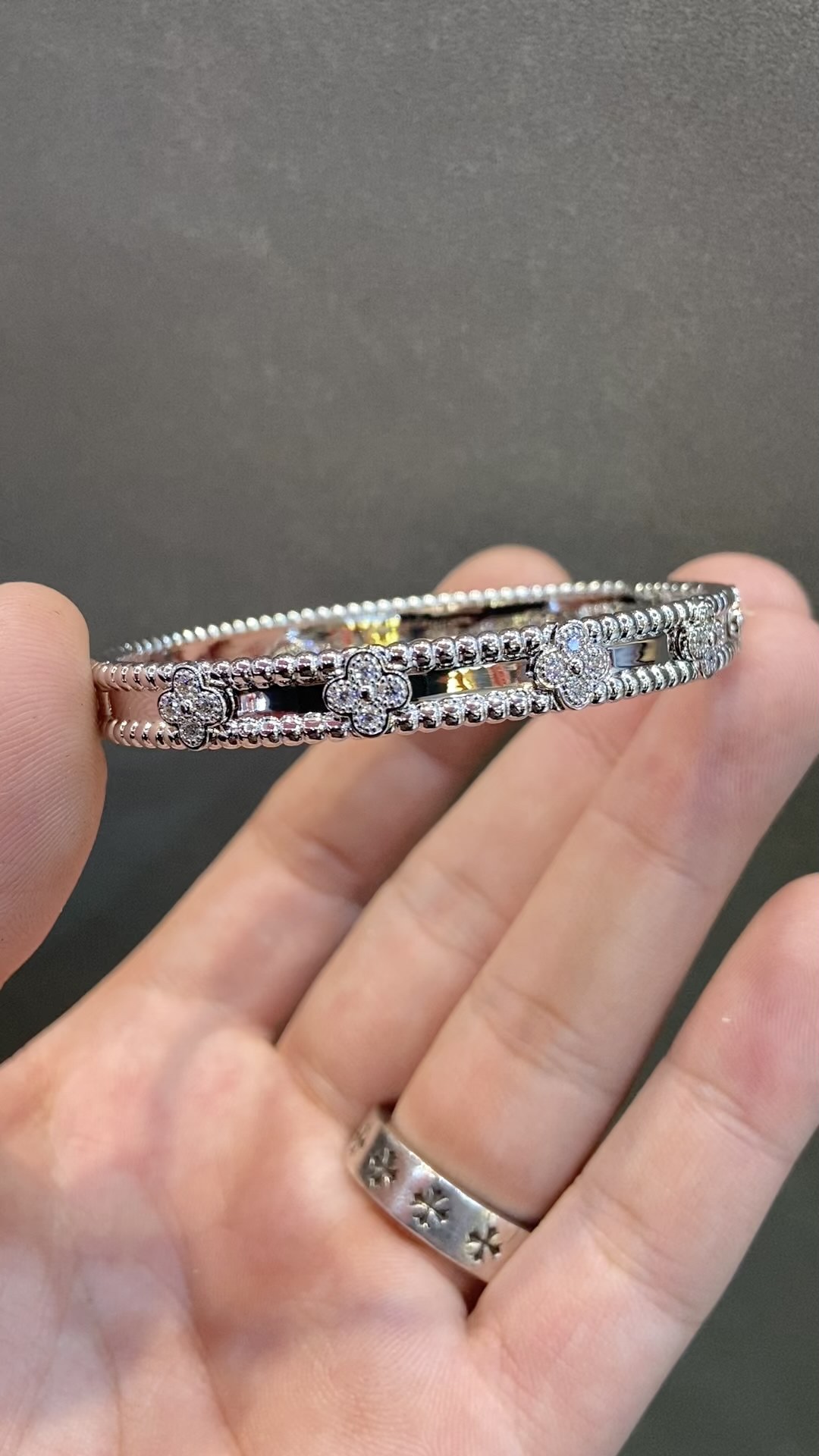 Van Cleef & Arpels vca 窄式万花筒手镯 白金色