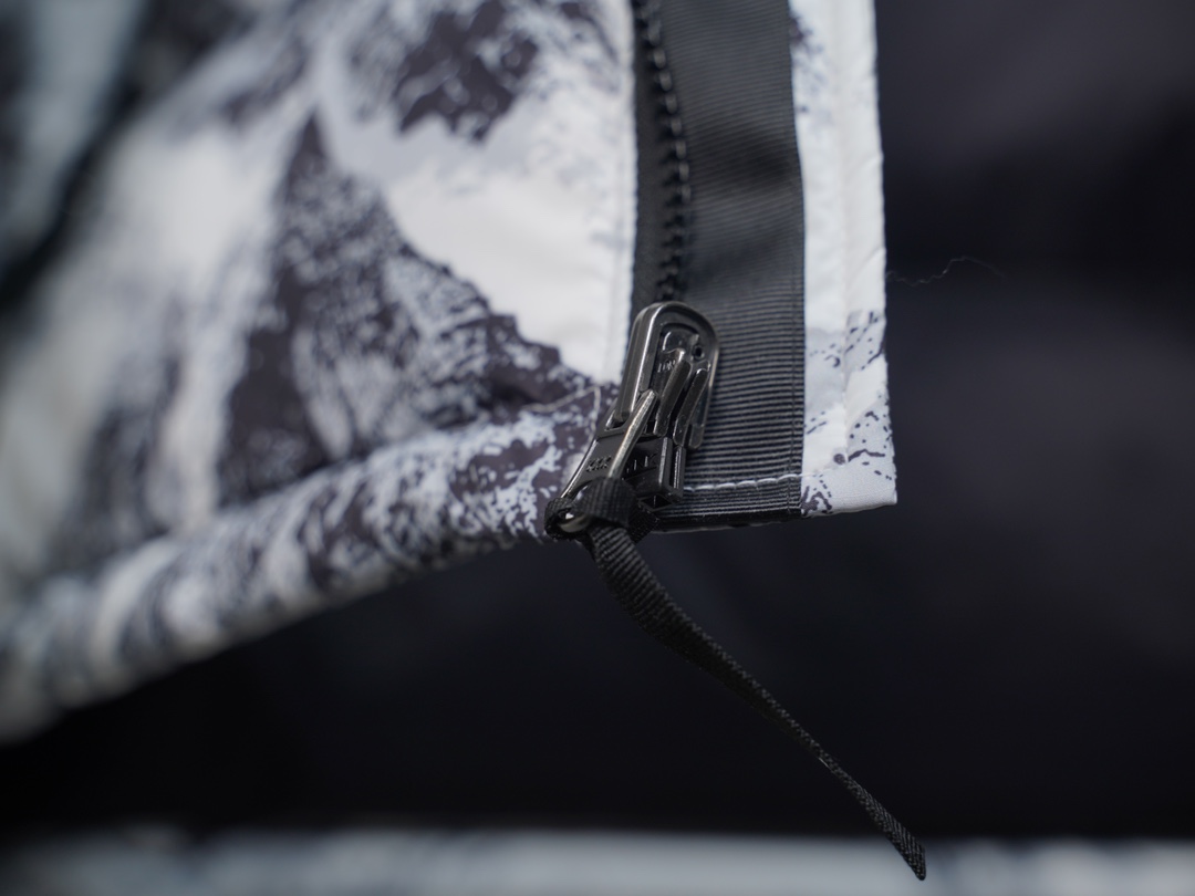 THE NORTH FACE 1996 Nuptse 雪山2.0 正品开版 細格ナイロン 80ダウン 撥水 コンパクト 収納