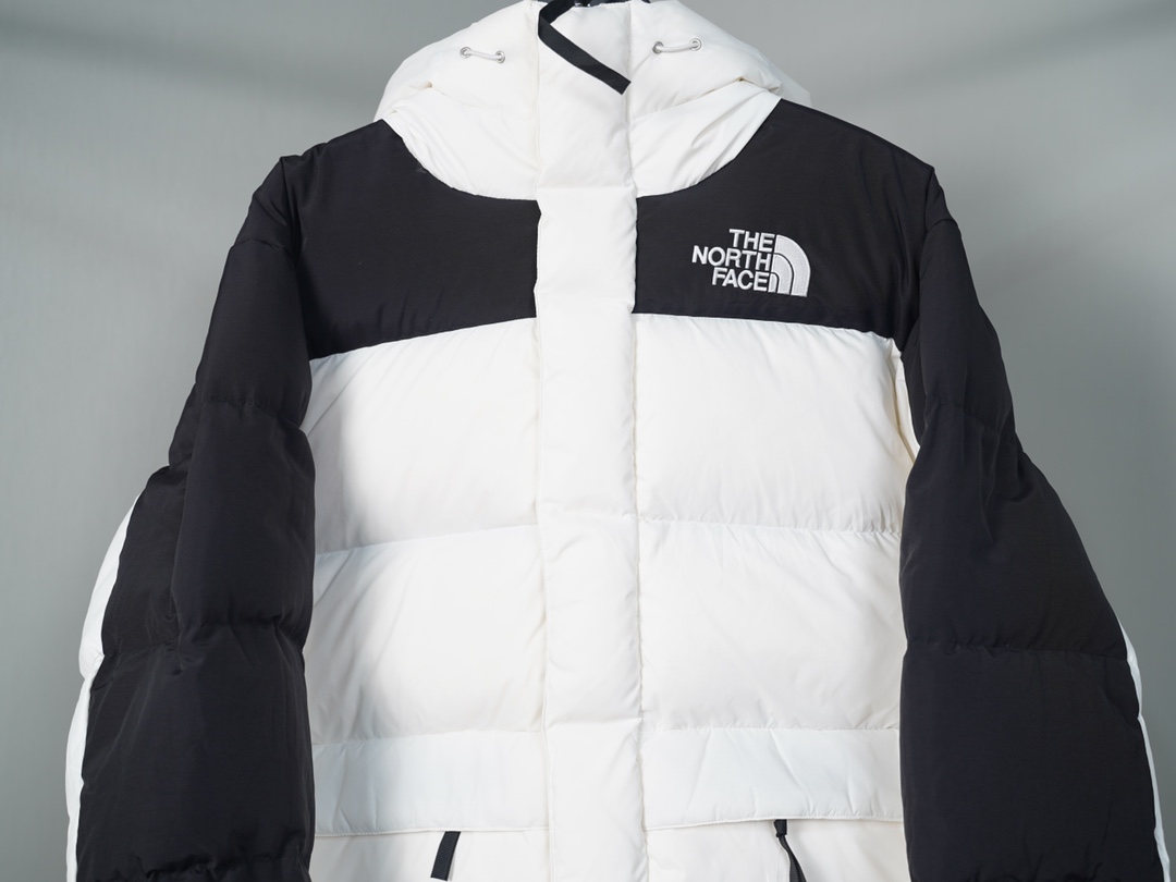 P460
老款喜马拉雅巅峰系列羽绒服
The North Face北面喜马拉雅羽绒服巅峰系列2022Fw北面喜马拉雅巅峰系列最新版本羽绒服,发售即售罄,各大潮咖上身必备款!GORE-TEX提花暗格面料, WINDWALL防风保暖,蓬松度为800+,高领防风,腰部保暖贴扣,巅峰系列只为零下设计!如果说你想要一件羽绒服中最顶级得那种毫无疑问就是它了,北面户外产品线最顶端的产品,中国南极科考队御用装备,七大峰SEVEN SUMMITS,顶级喜马拉雅系列高寒羽绒服,真正的不惧严寒,保暖利器,这次最新版本的喜马拉雅系列在注重保暖度的同时,也注入了街头的元素,让时尚与保暖真正意义上的相结合。两套独立贴标的使用给予你不同风格的穿搭,全身YKK拉锁搭配GORE-TEX的面料使用,也是北面正确版本的指标之了。面包一样的厚度,面料质感价值感, 经典标识性的黄黑拼接解构设计,细节到位,重工重磅极品,原厂OEM代工,面料辅料均为原厂提供,严格来说,它就是正品!三标齐配
尺码:XS-XXL