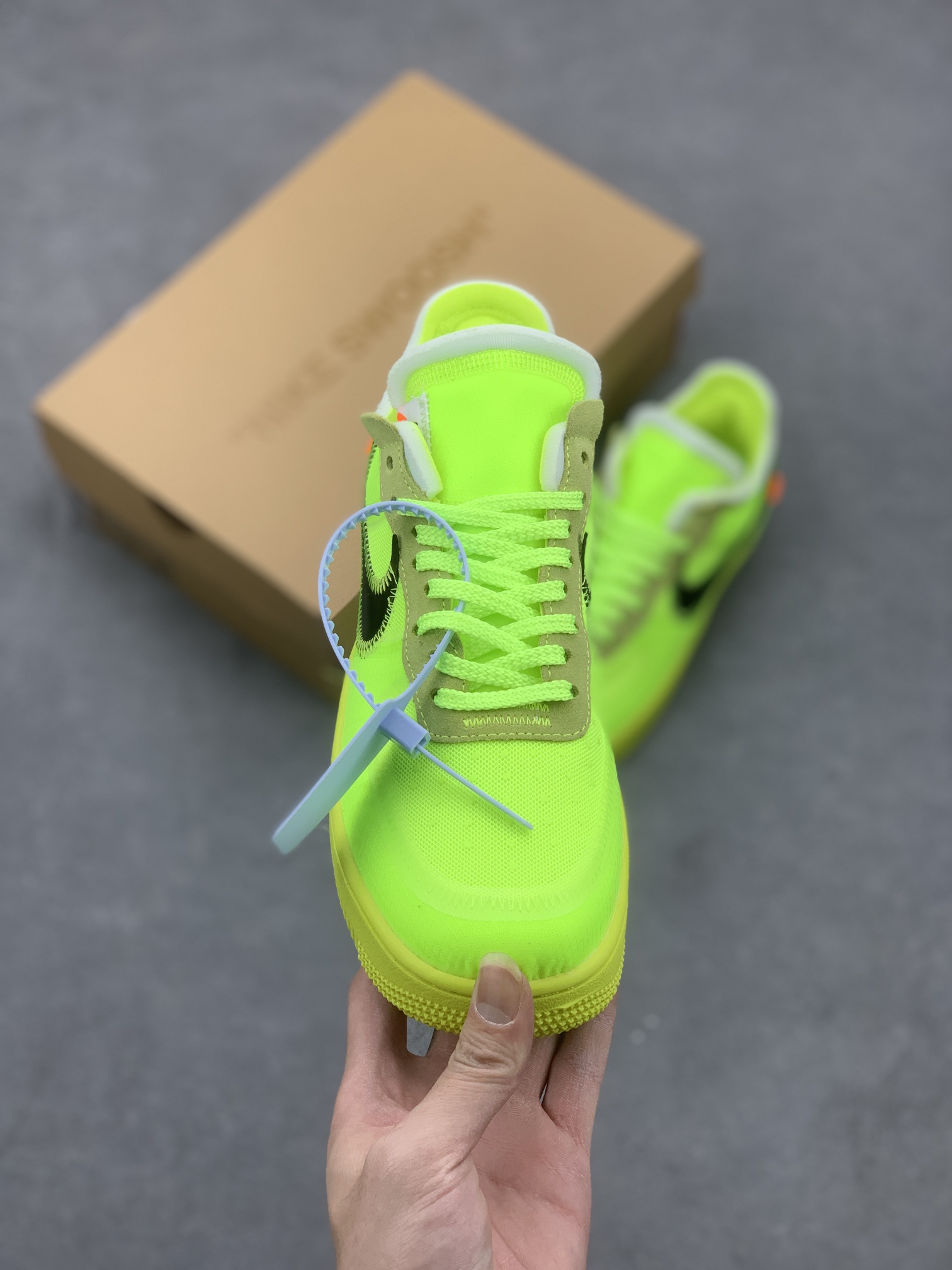 Off-White x Air Force 1 '07 Low 'Volt' AO4606-700 Sneakers 3 i1667768571 8080 1