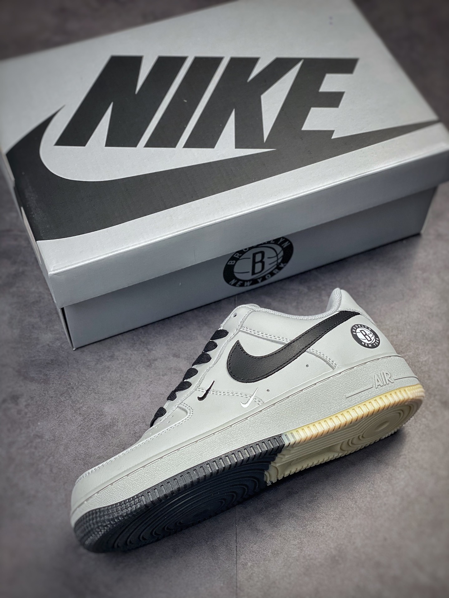 250 Nike Air Force 1 Low 07 “黑灰主场”布鲁克林篮网 HD6936-809
