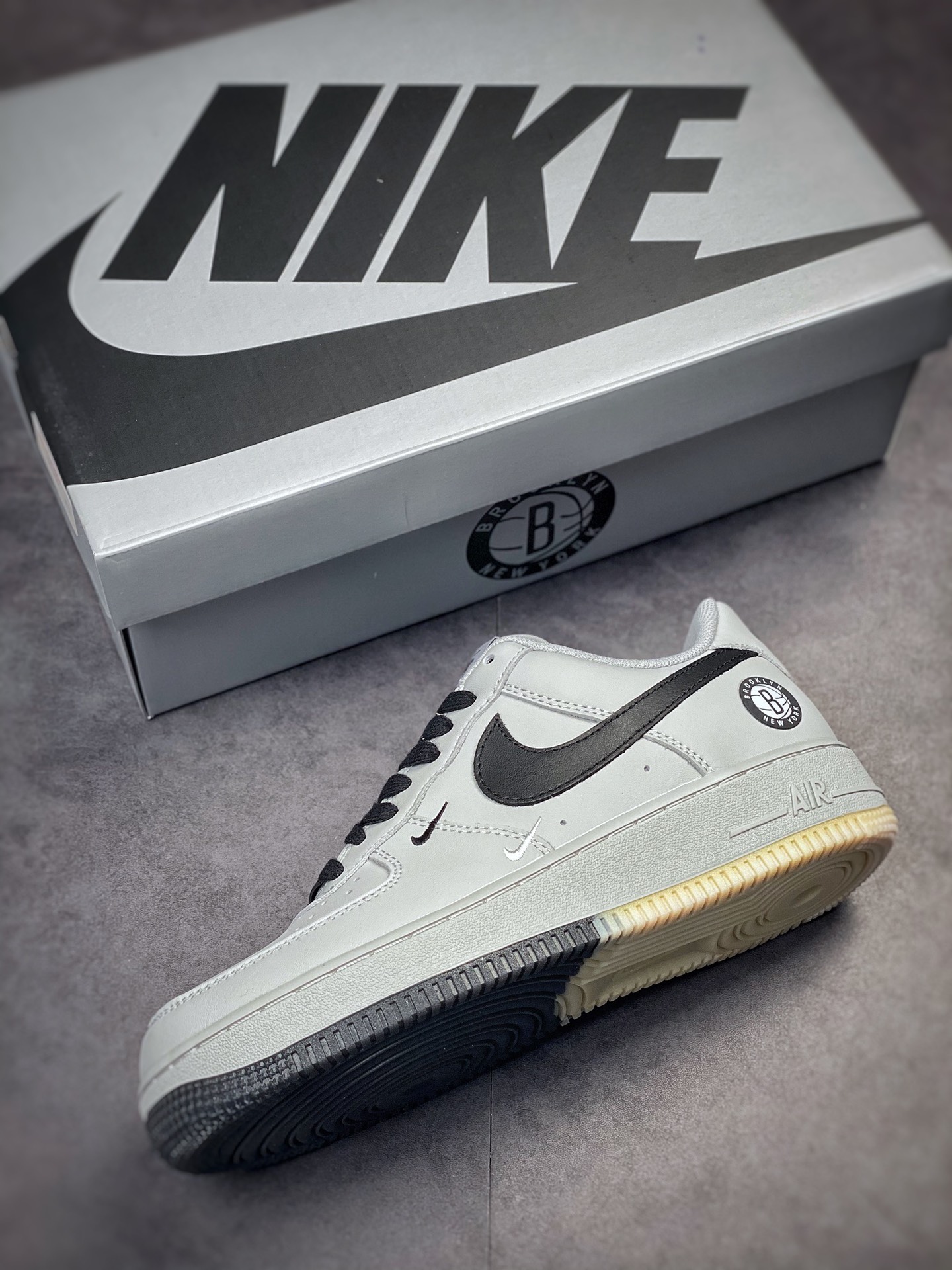 250 Nike Air Force 1 Low 07 “黑灰主场”布鲁克林篮网 HD6936-809