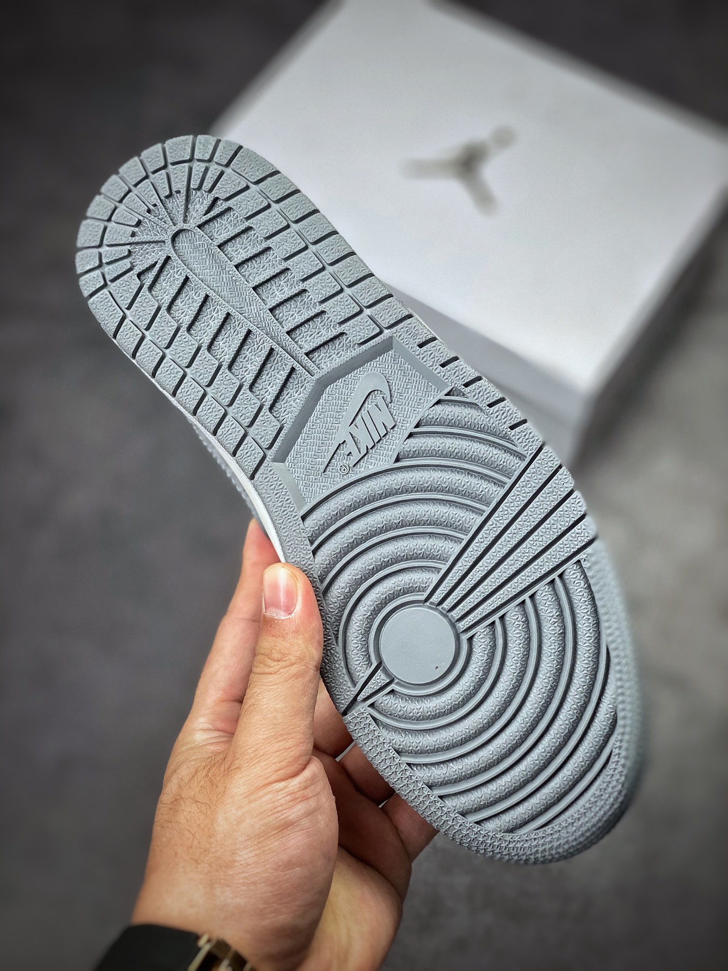 260  Air Jordan 1 Mid 灰白小迪奥纯原系列 BQ6472-115