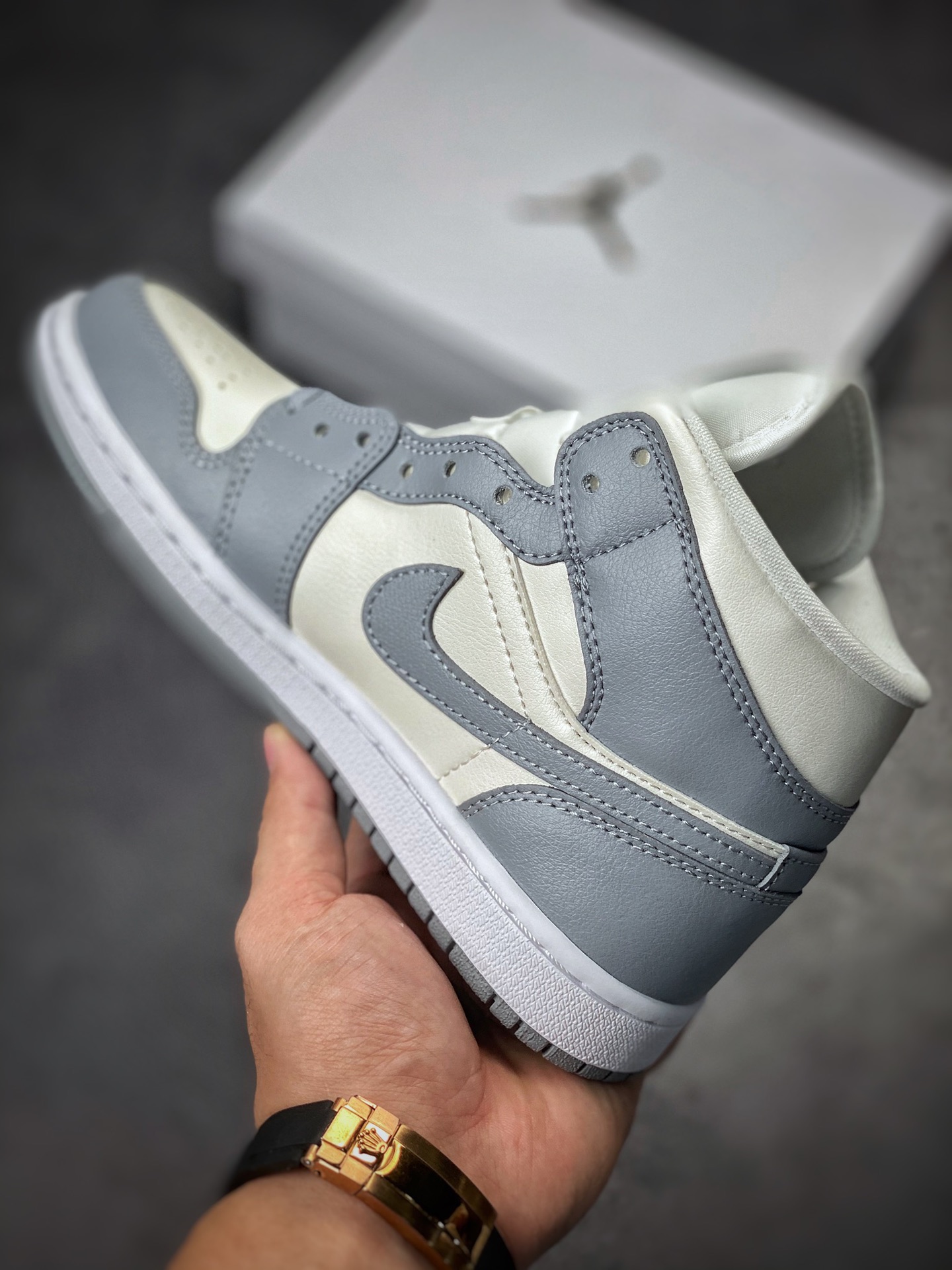 260  Air Jordan 1 Mid 灰白小迪奥纯原系列 BQ6472-115