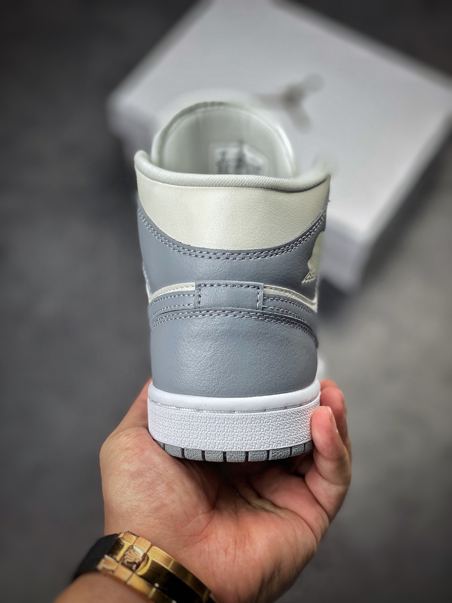 260  Air Jordan 1 Mid 灰白小迪奥纯原系列 BQ6472-115
