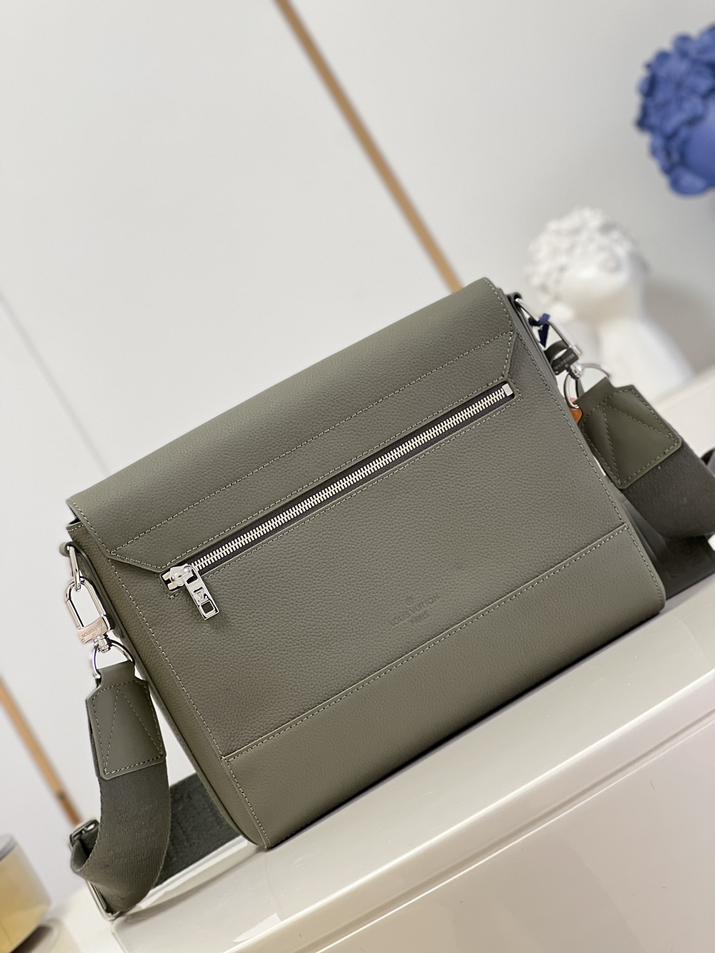Louis Vuitton Luxury Handbag Collection 4